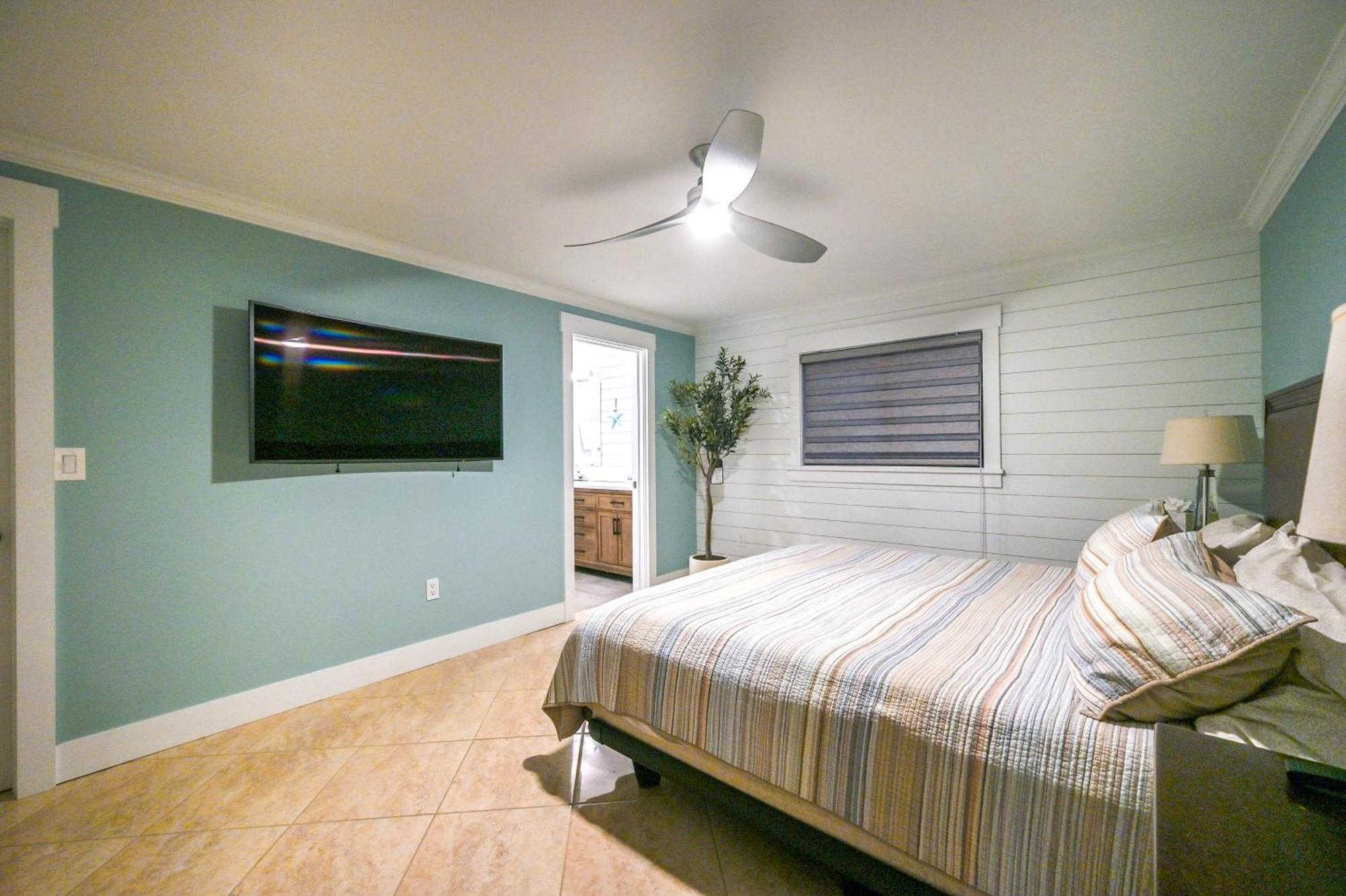 Holiday home Tropical Hideaway - 1 Mi To Beaches! Naples