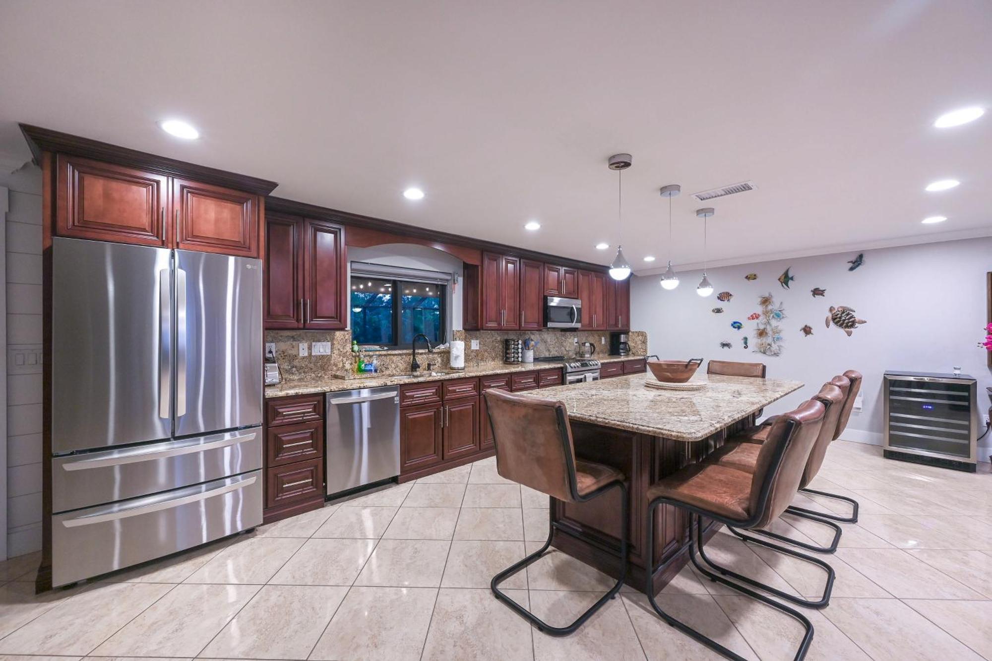 Tropical Hideaway - 1 Mi To Beaches! Holiday home Naples