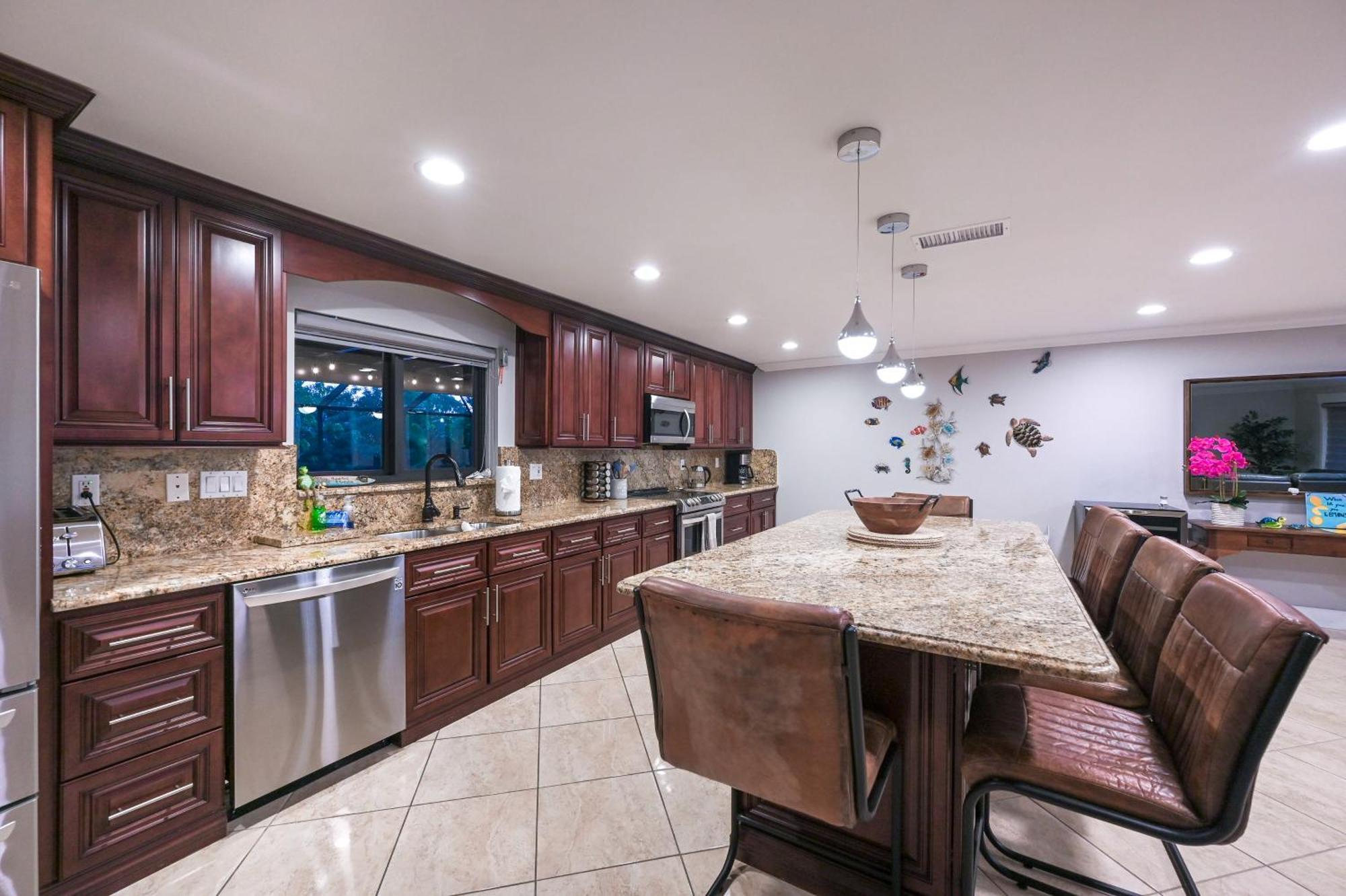 Tropical Hideaway - 1 Mi To Beaches! Naples