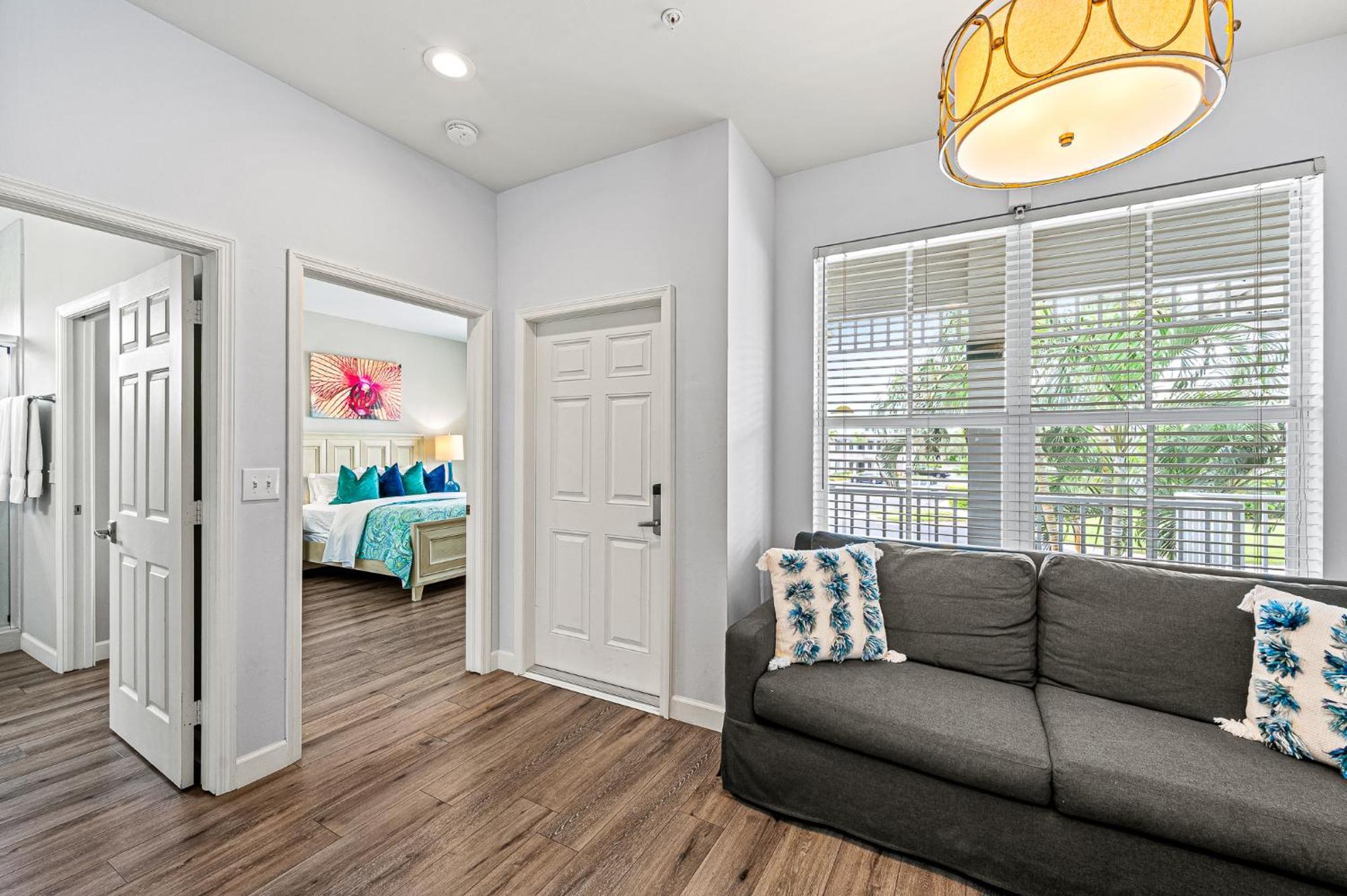 Solterra, Luxury Condo, Resort Pool In Greenlinks Holiday home