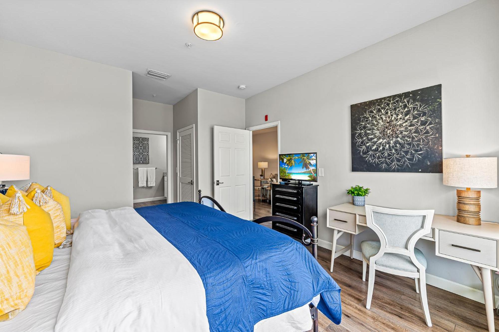 Solterra, Luxury Condo, Resort Pool In Greenlinks