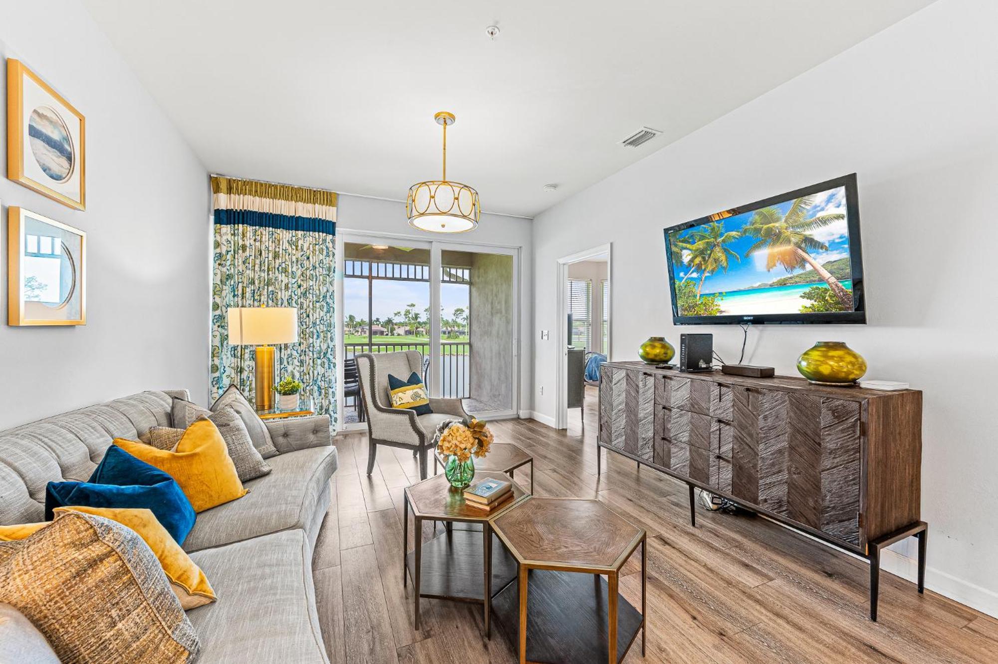 Solterra, Luxury Condo, Resort Pool In Greenlinks Holiday home
