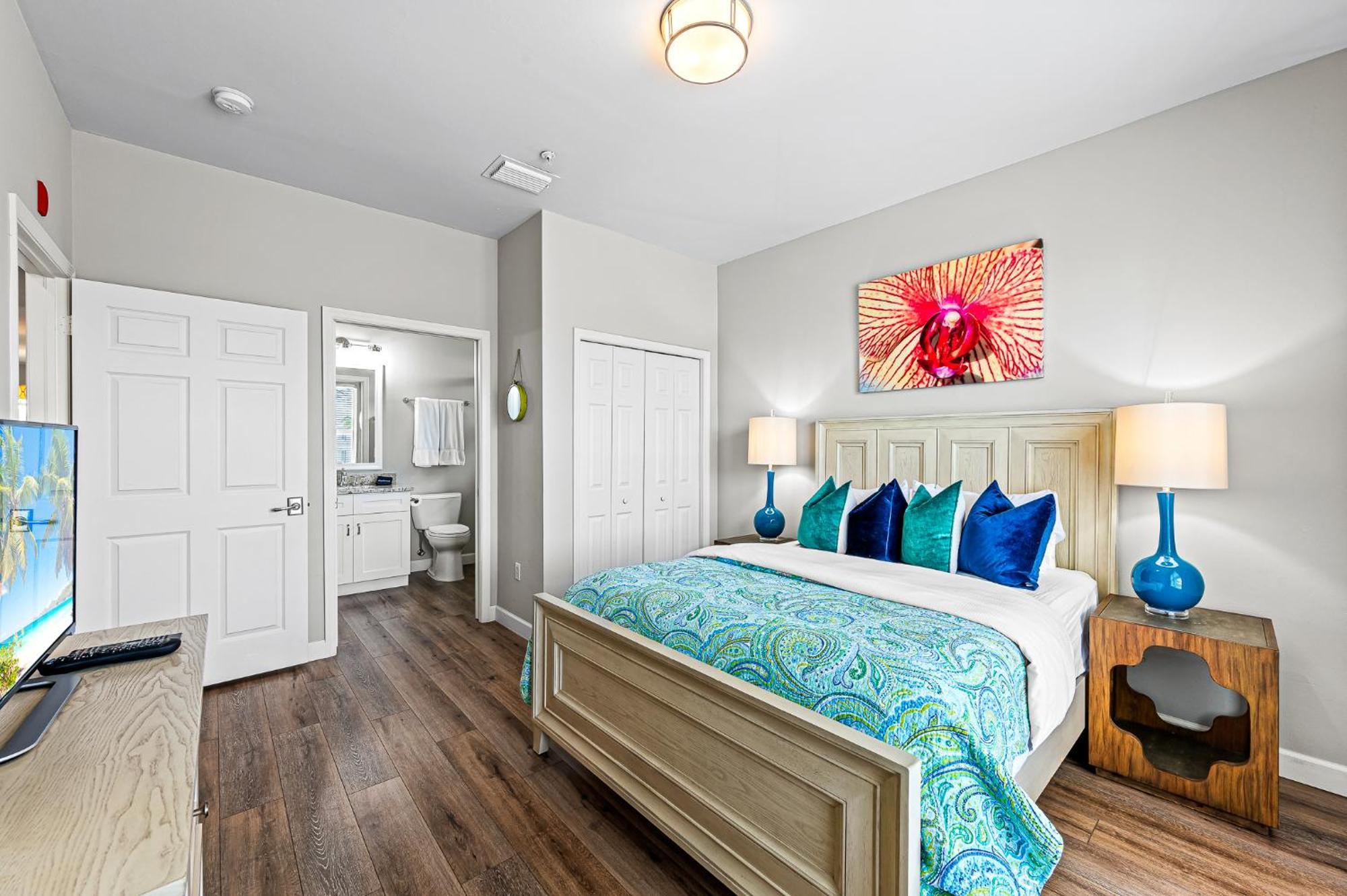 Solterra, Luxury Condo, Resort Pool In Greenlinks *