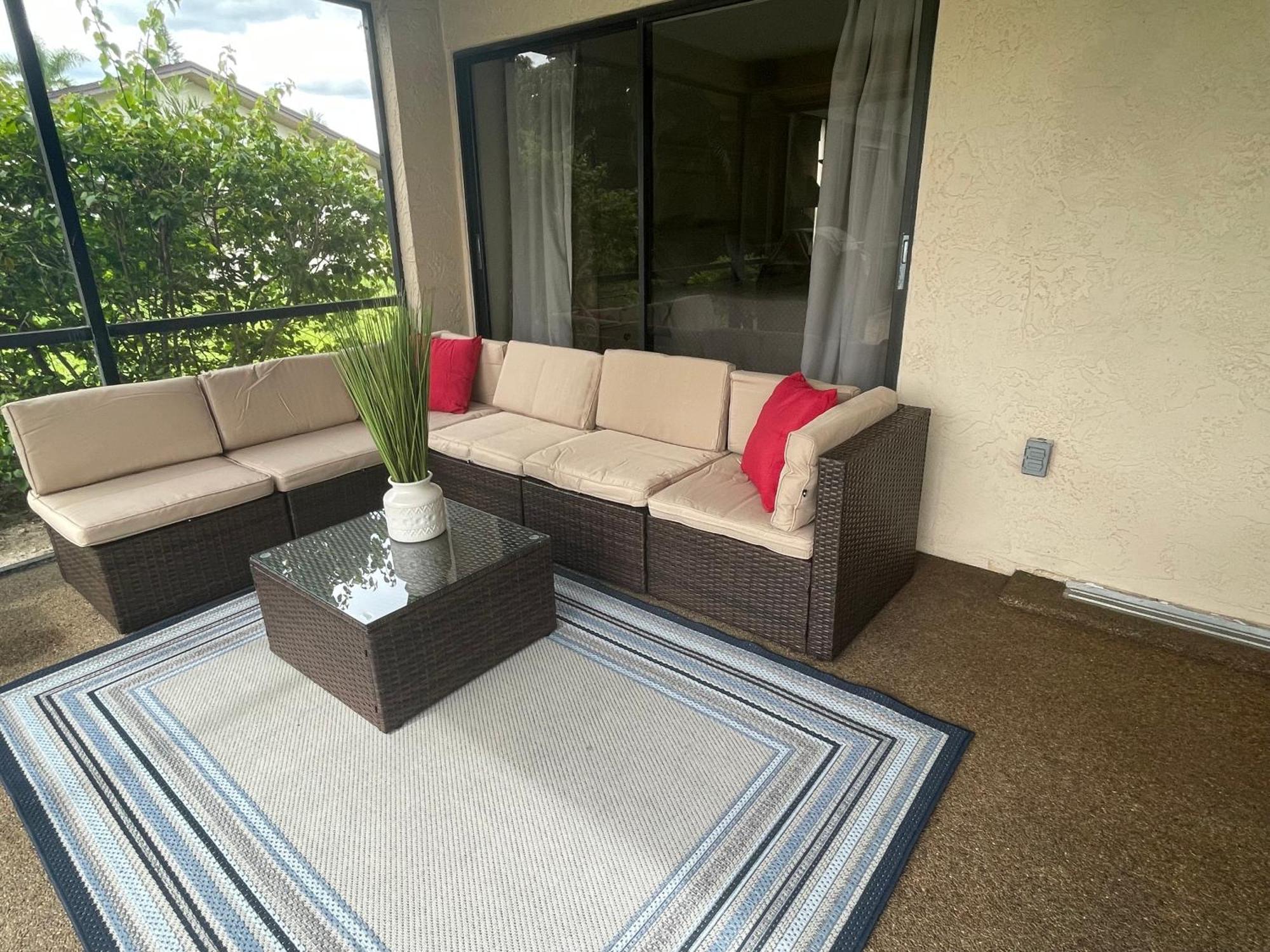 Great Family With A New Sparkling Pool,lovely View, Close To * Naples