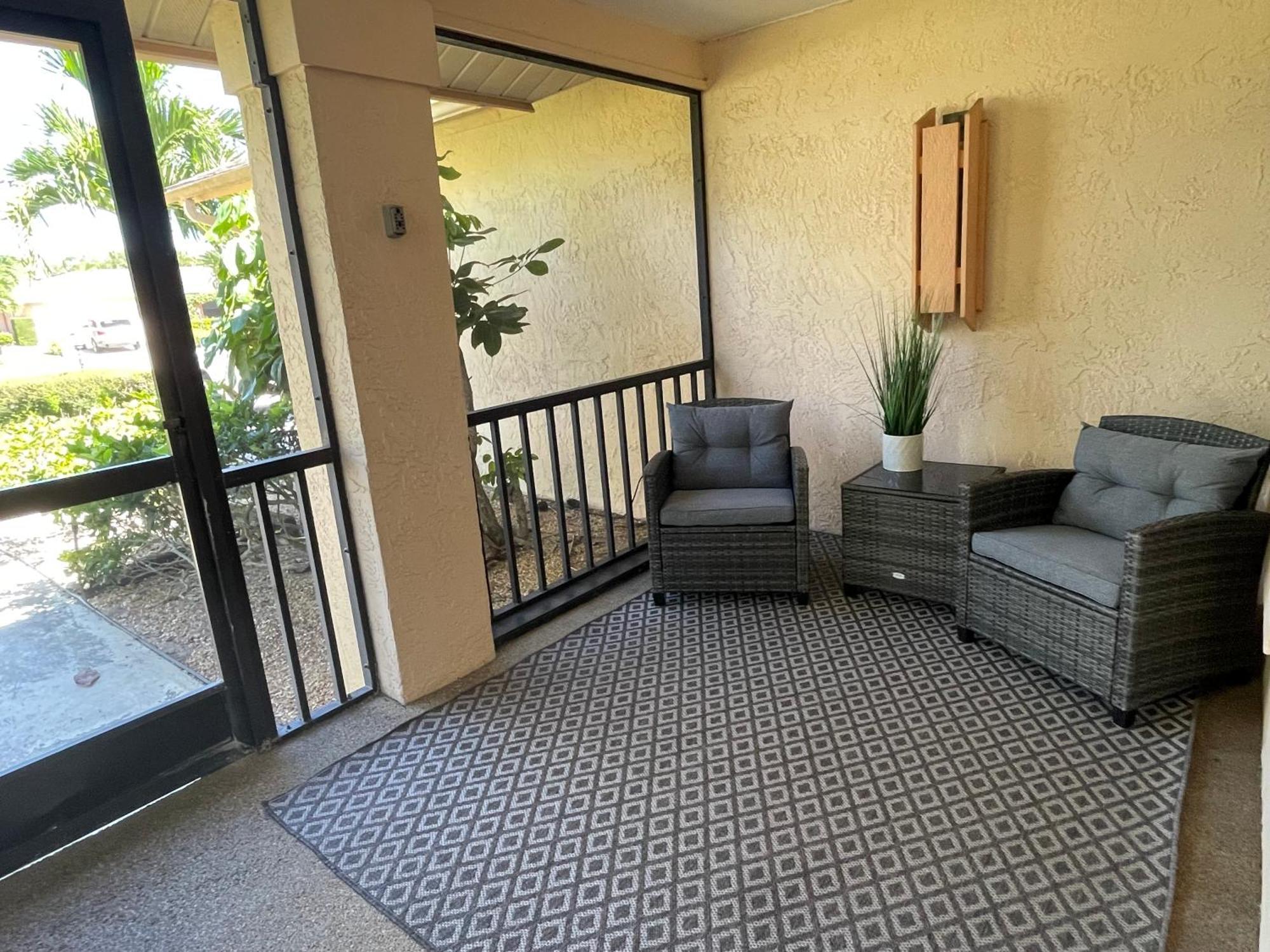 Great Family With A New Sparkling Pool,lovely View, Close To *