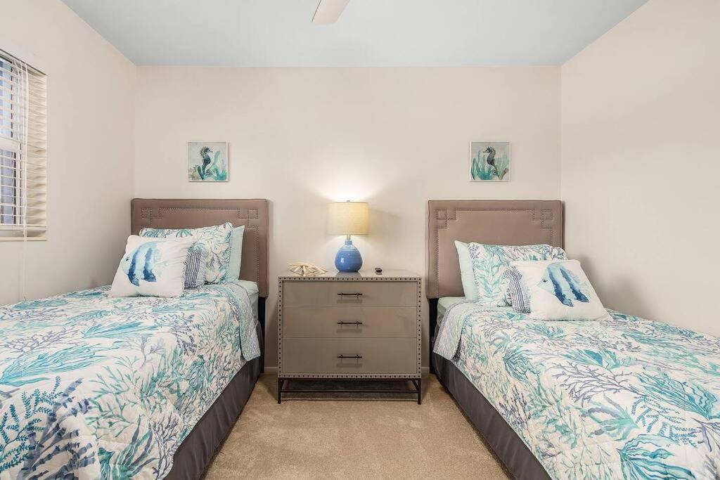 Luxury 4bdr+den Pool Holiday home Naples