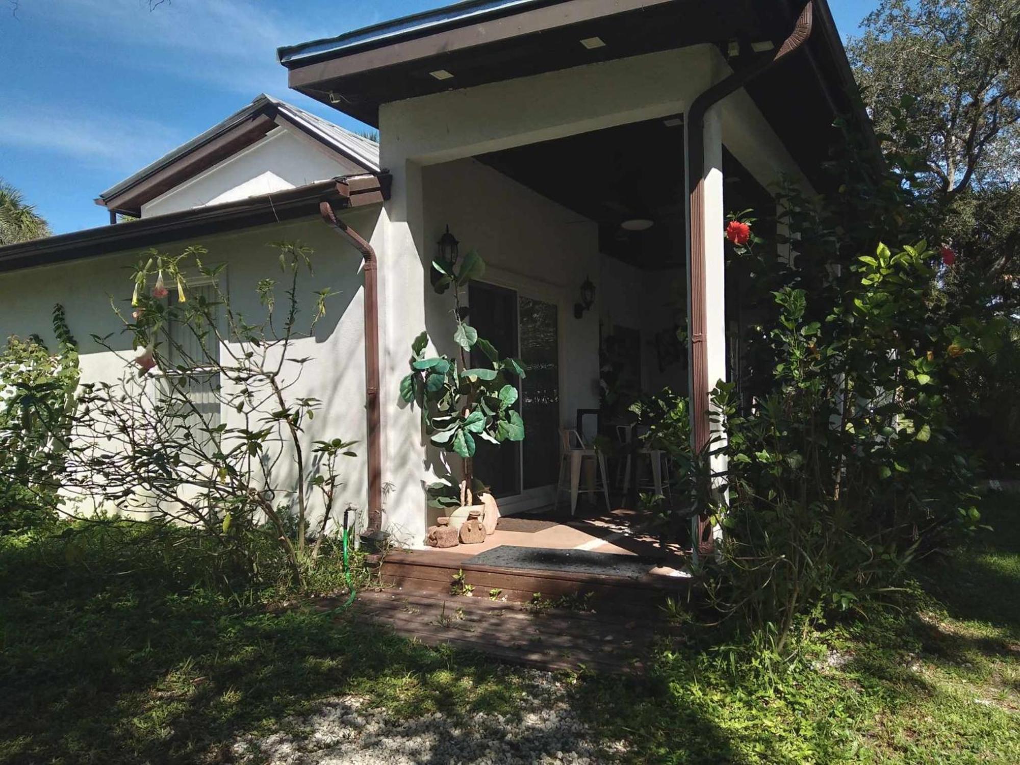 Homestay Naples' Hidden Gem