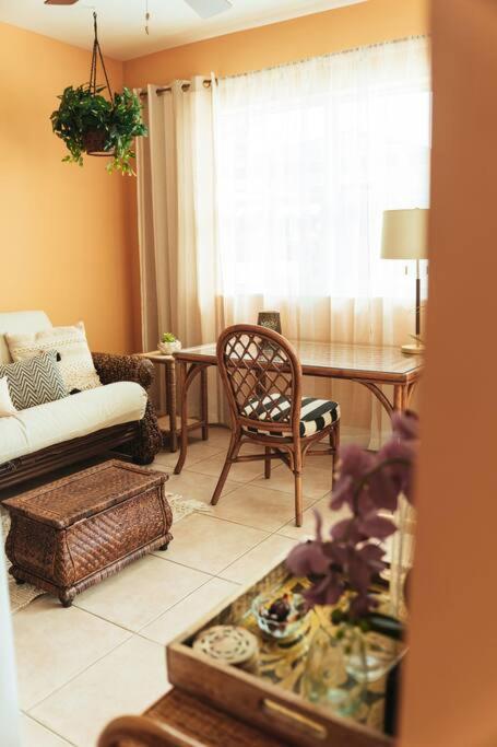 Villa Tropical Paradise 3.5 Bd/3ba 10-min To *
