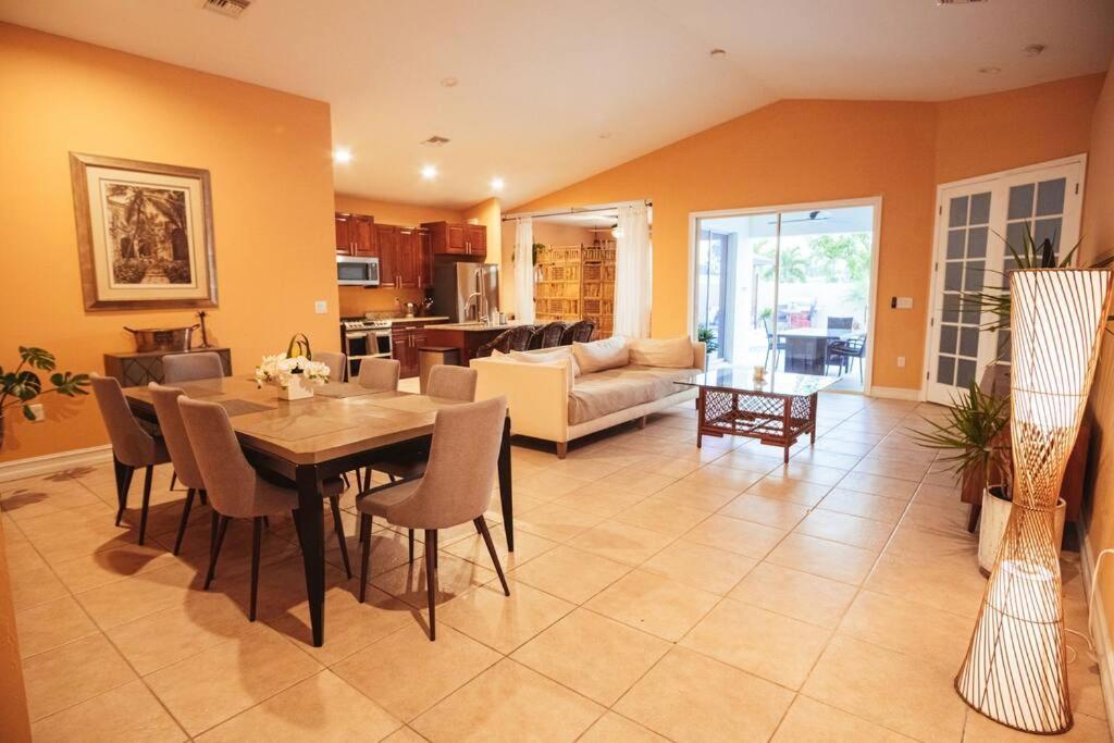 Tropical Paradise 3.5 Bd/3ba 10-min To Villa *