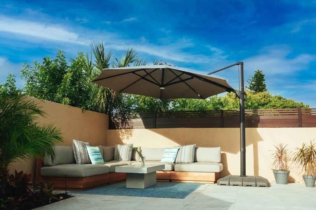 Villa Tropical Paradise 3.5 Bd/3ba 10-min To