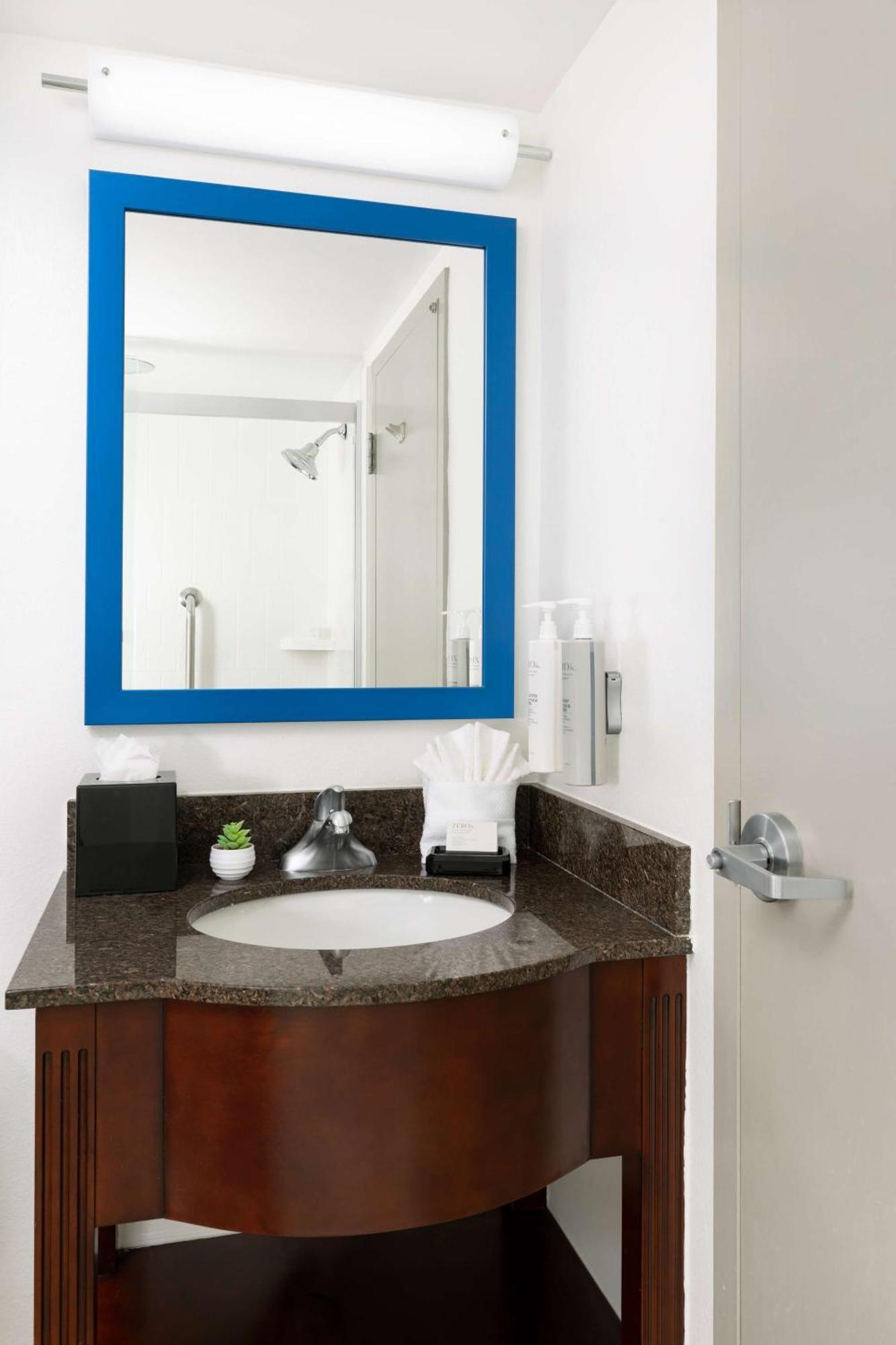 Hampton Naples-central Hotel