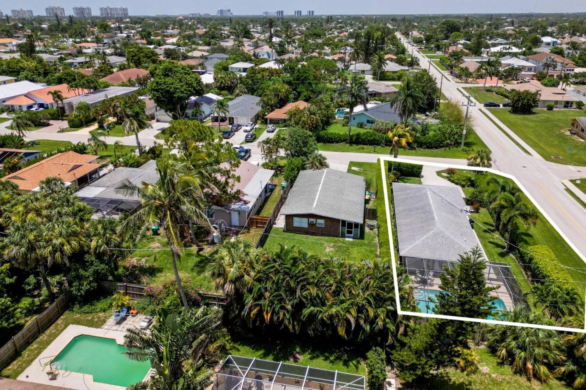 Park- 98th Ave. N. * Naples