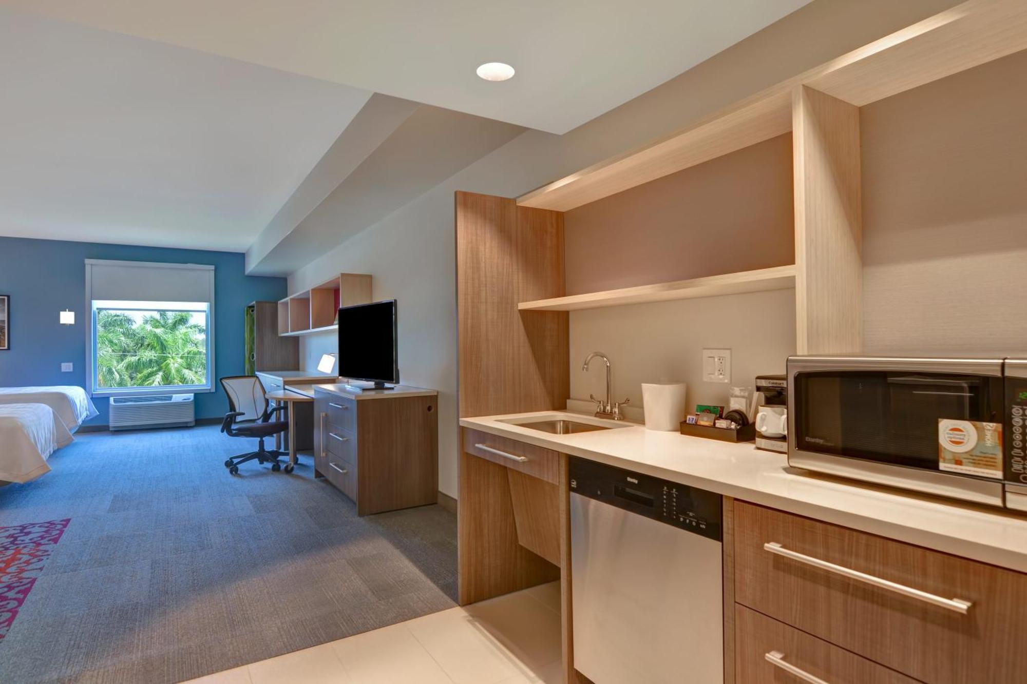 Home2 By Hilton I-75 Pine Ridge Road 3* Naples