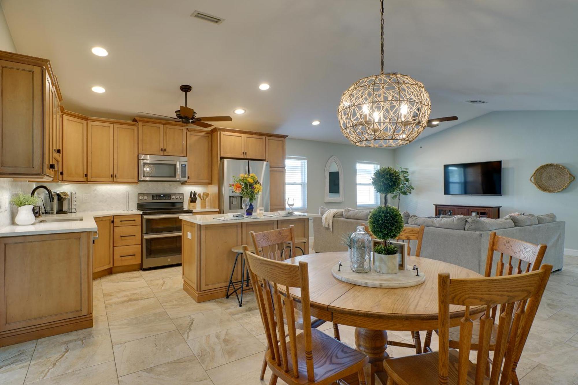 Paradise With Grill, 1 Mi To Vanderbilt Holiday home Naples