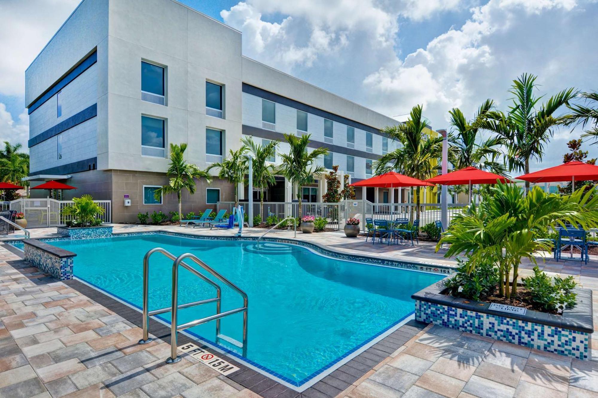 Home2 By Hilton I-75 Pine Ridge Road Hotel Naples