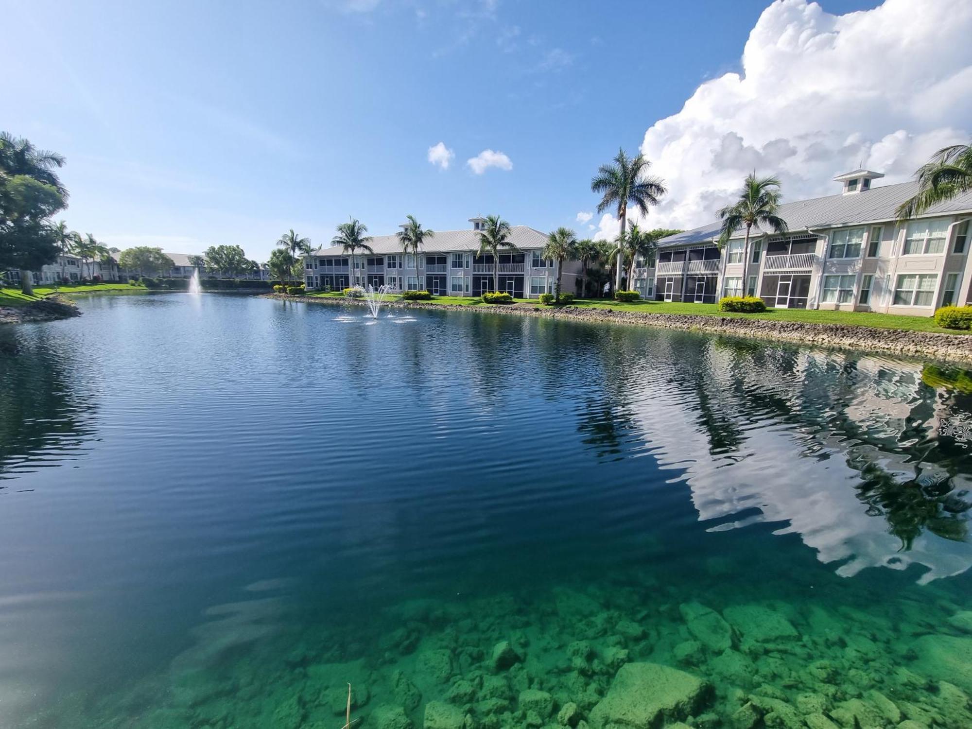 Stunning 2-bedroom Den In Greenlinks * Naples