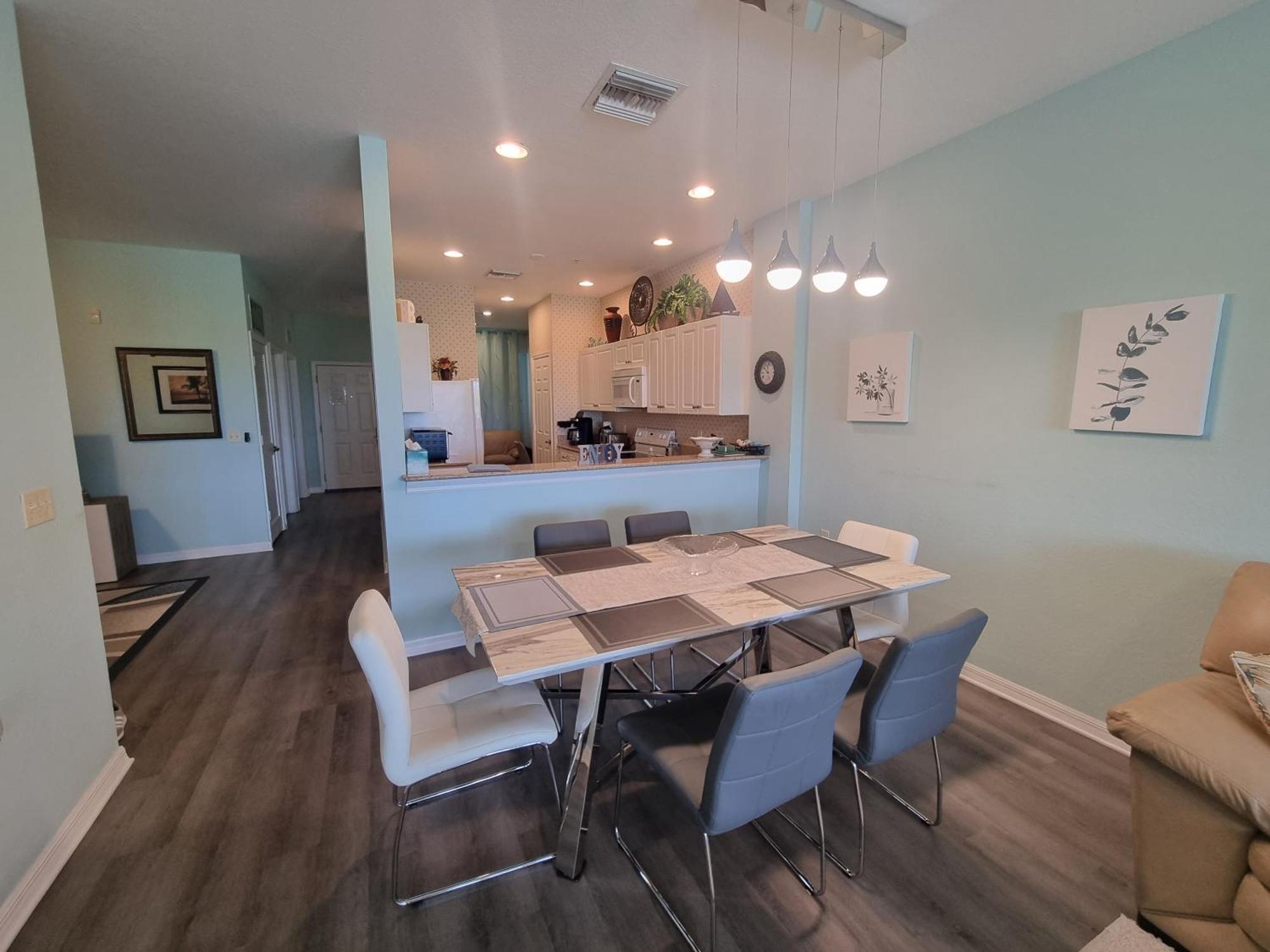 Stunning 2-bedroom Den In Greenlinks Apartment