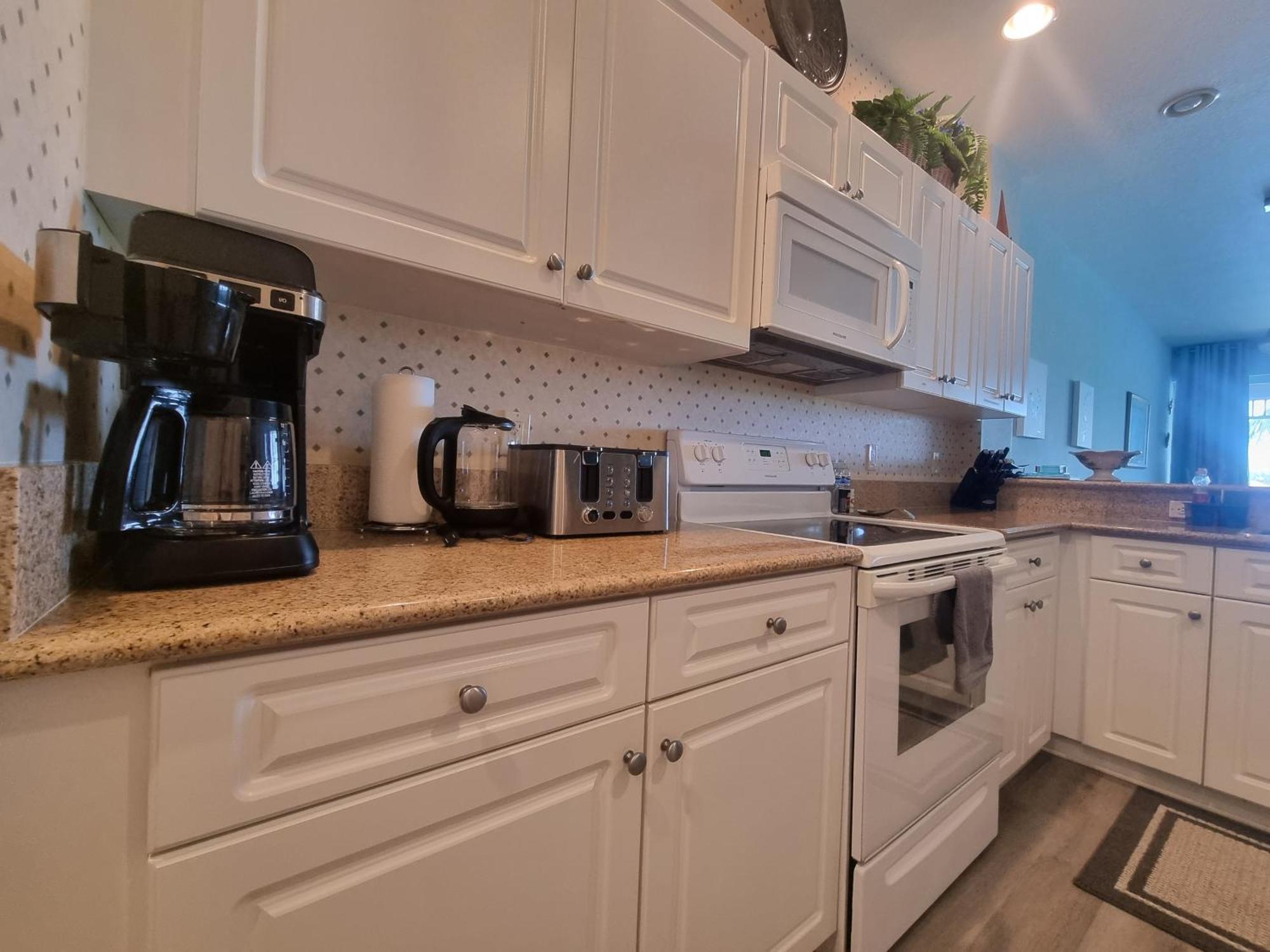 Apartment Stunning 2-bedroom Den In Greenlinks *