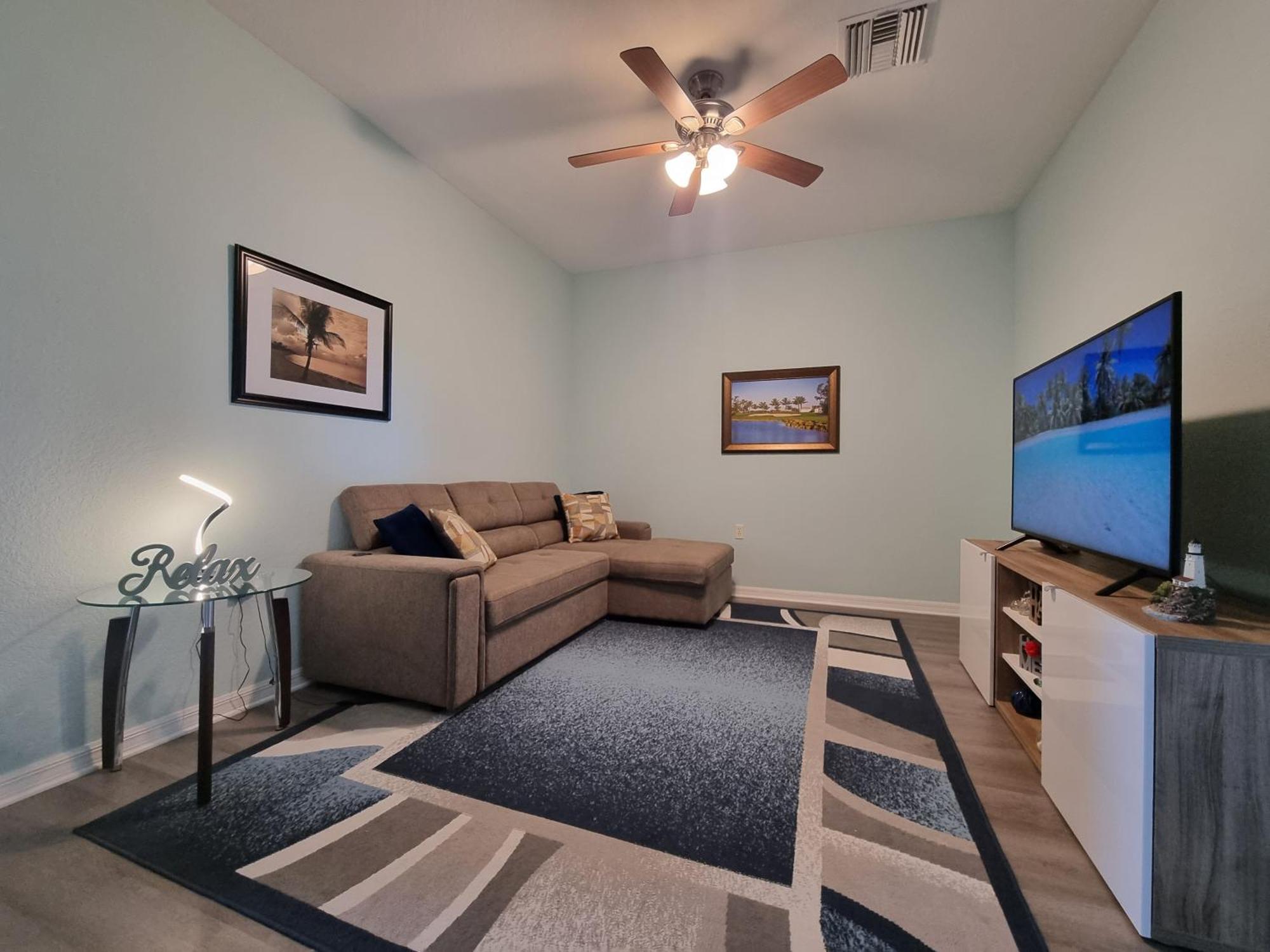 Stunning 2-bedroom Den In Greenlinks Apartment *