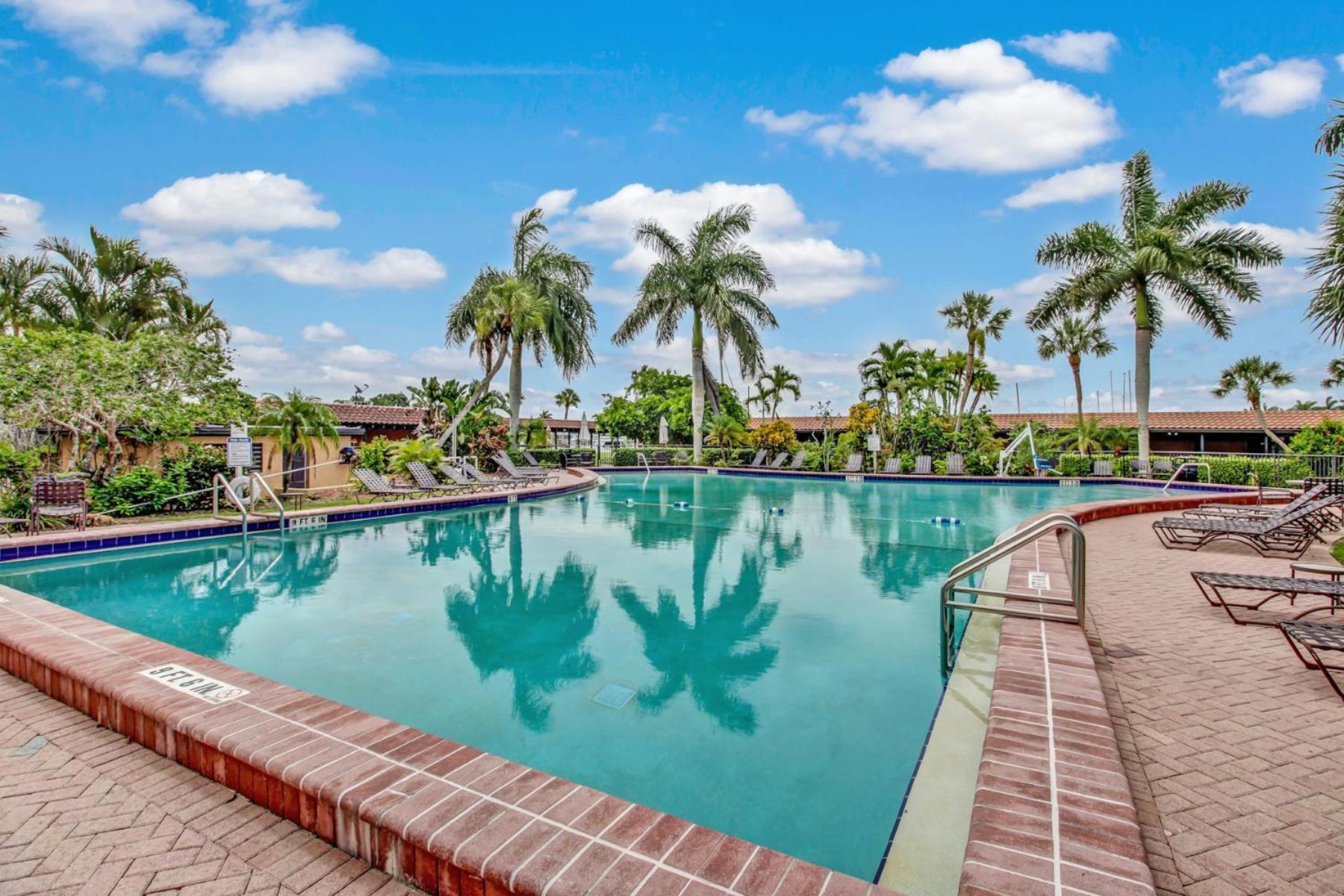 Apartment Marina Getaway On The Water!