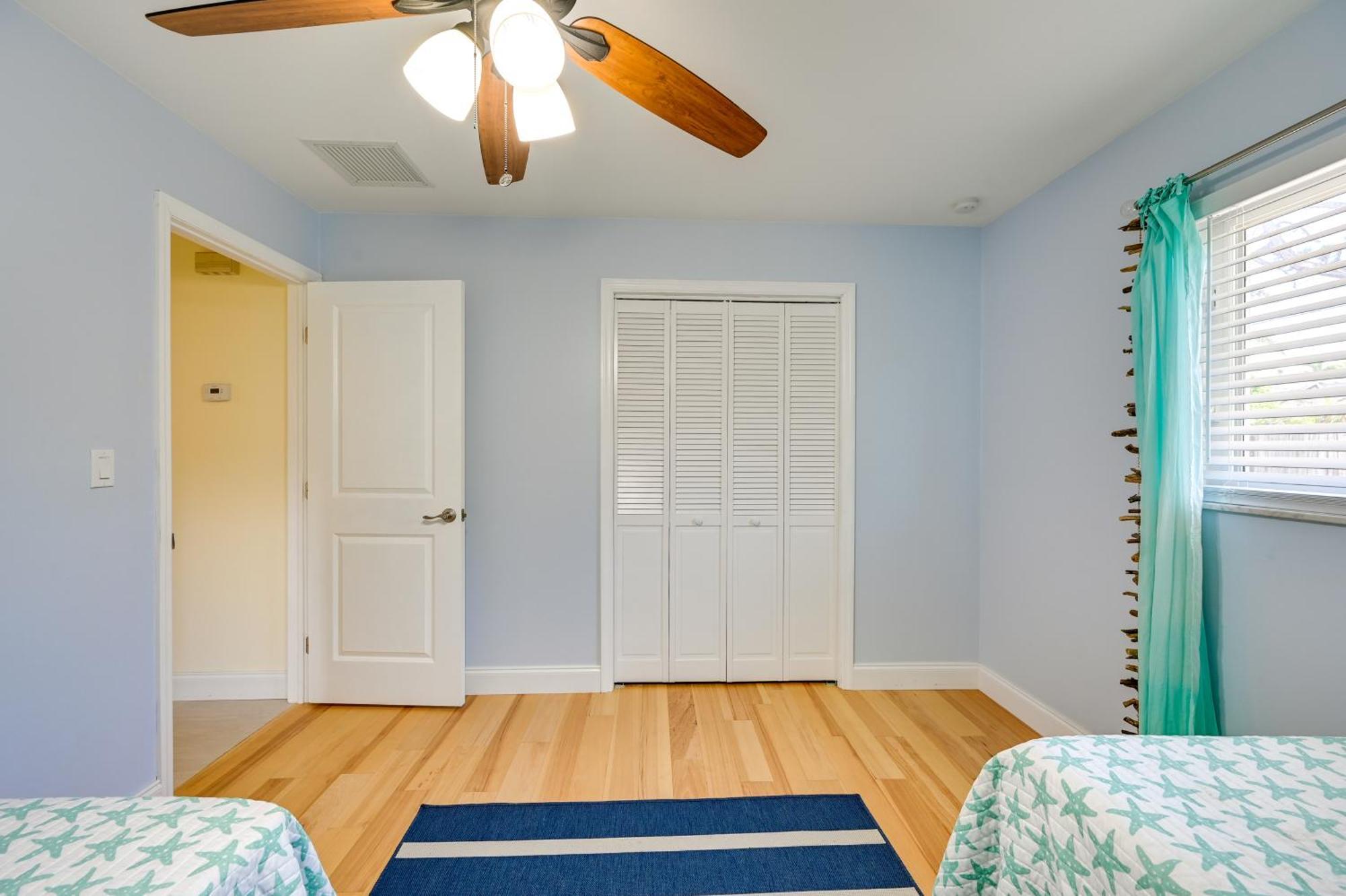 Pet-friendly Vacation Near Beach! Holiday home