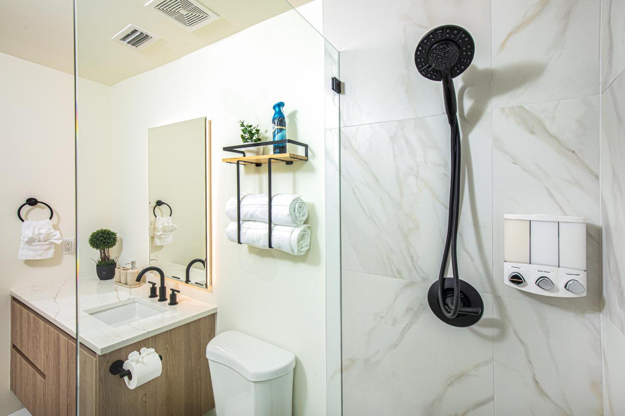 Holiday home The Boho Bliss - Lakeview Elegance 3miles Downtown