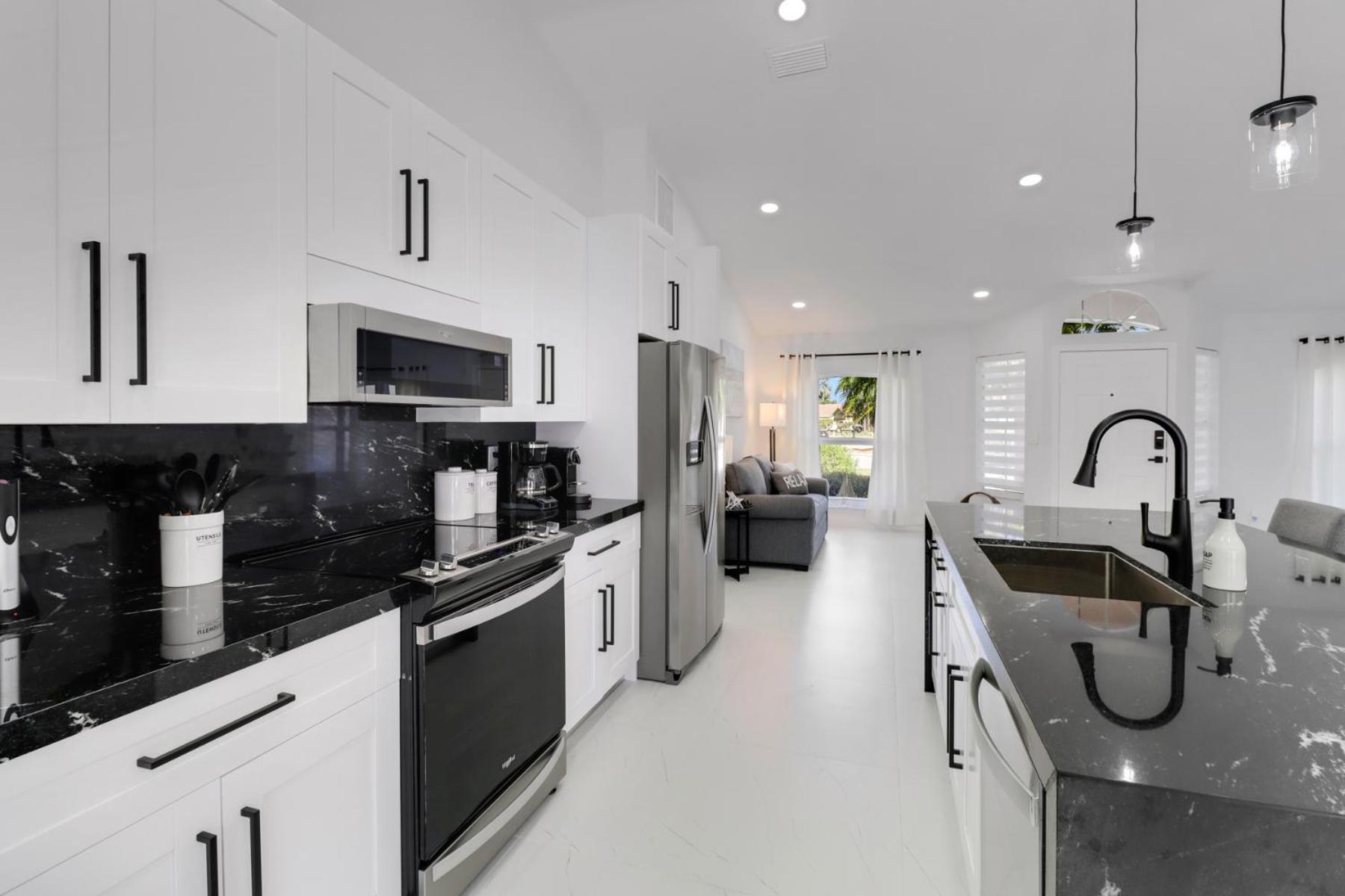 Anna Retreat With Pool Villa Naples