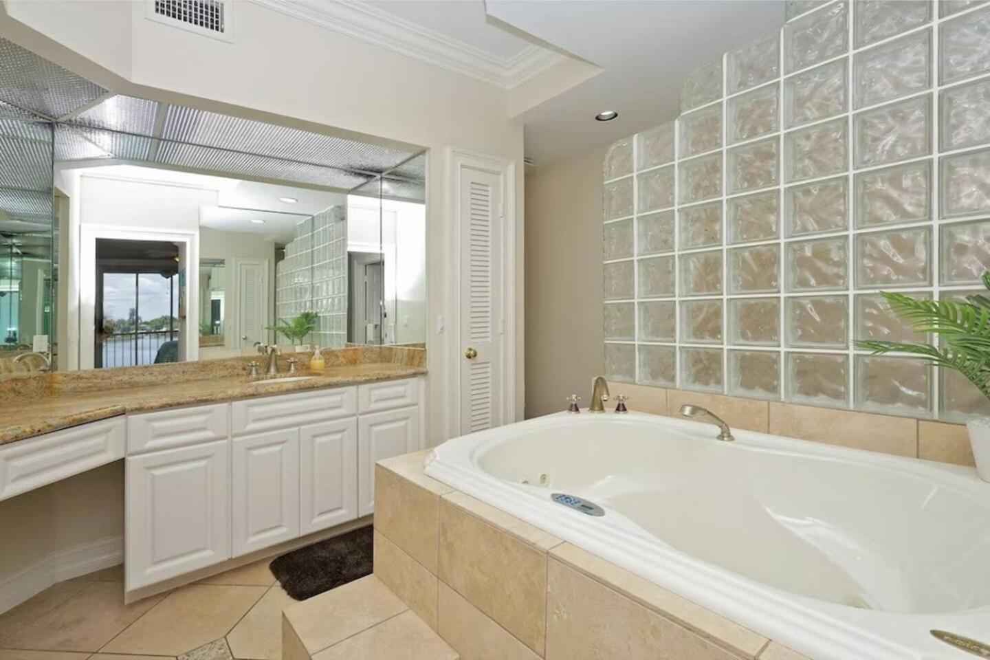 Step Vanderbilt View Holiday home *
