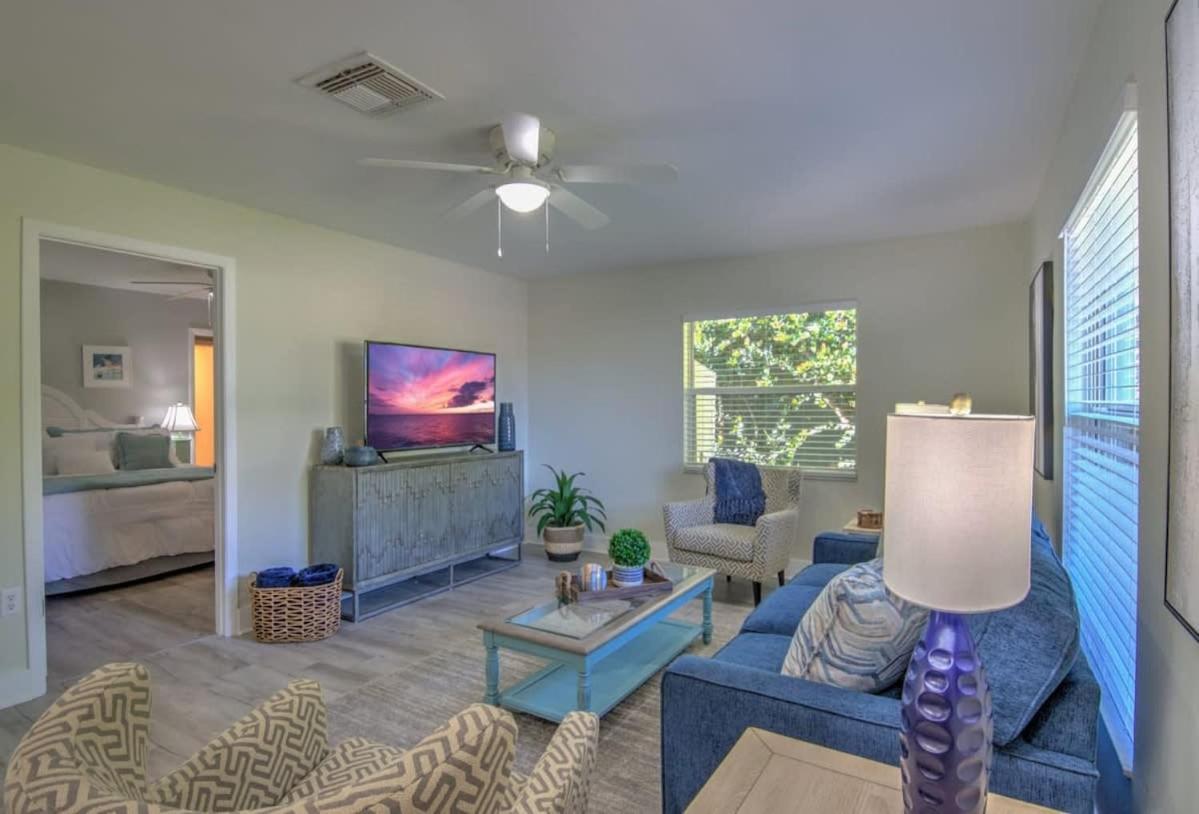 Holiday home Newly Refurbished Park With A Heated Pool Naples