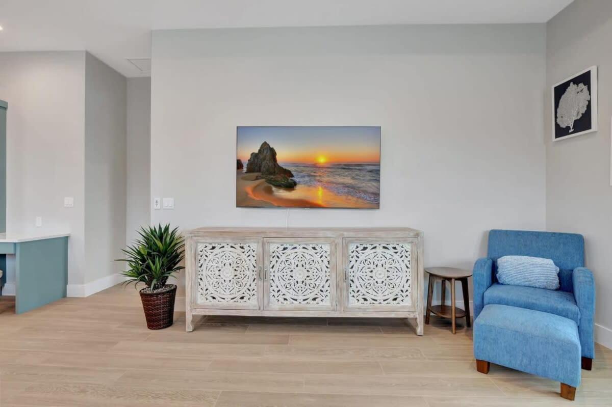 Timeless Sophistication Discover Coastal Chic Living Holiday home *