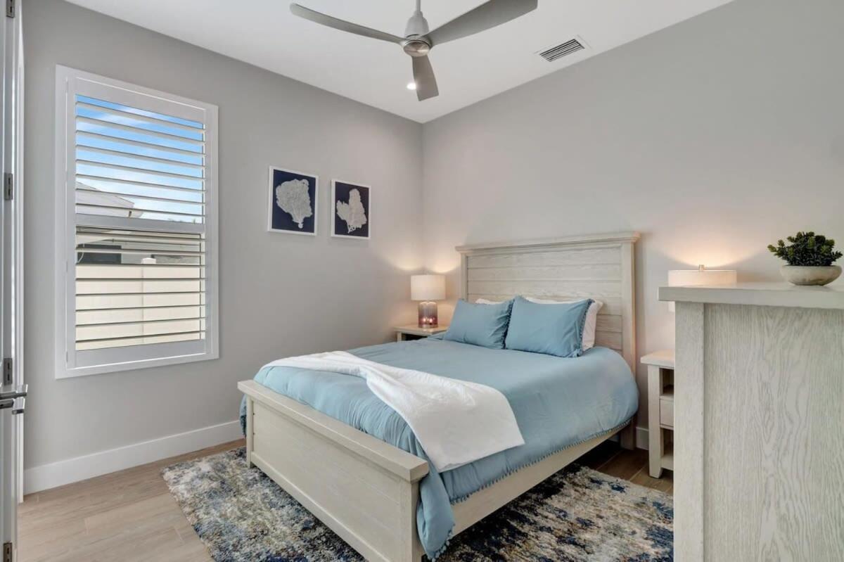 Timeless Sophistication Discover Coastal Chic Living Holiday home Naples