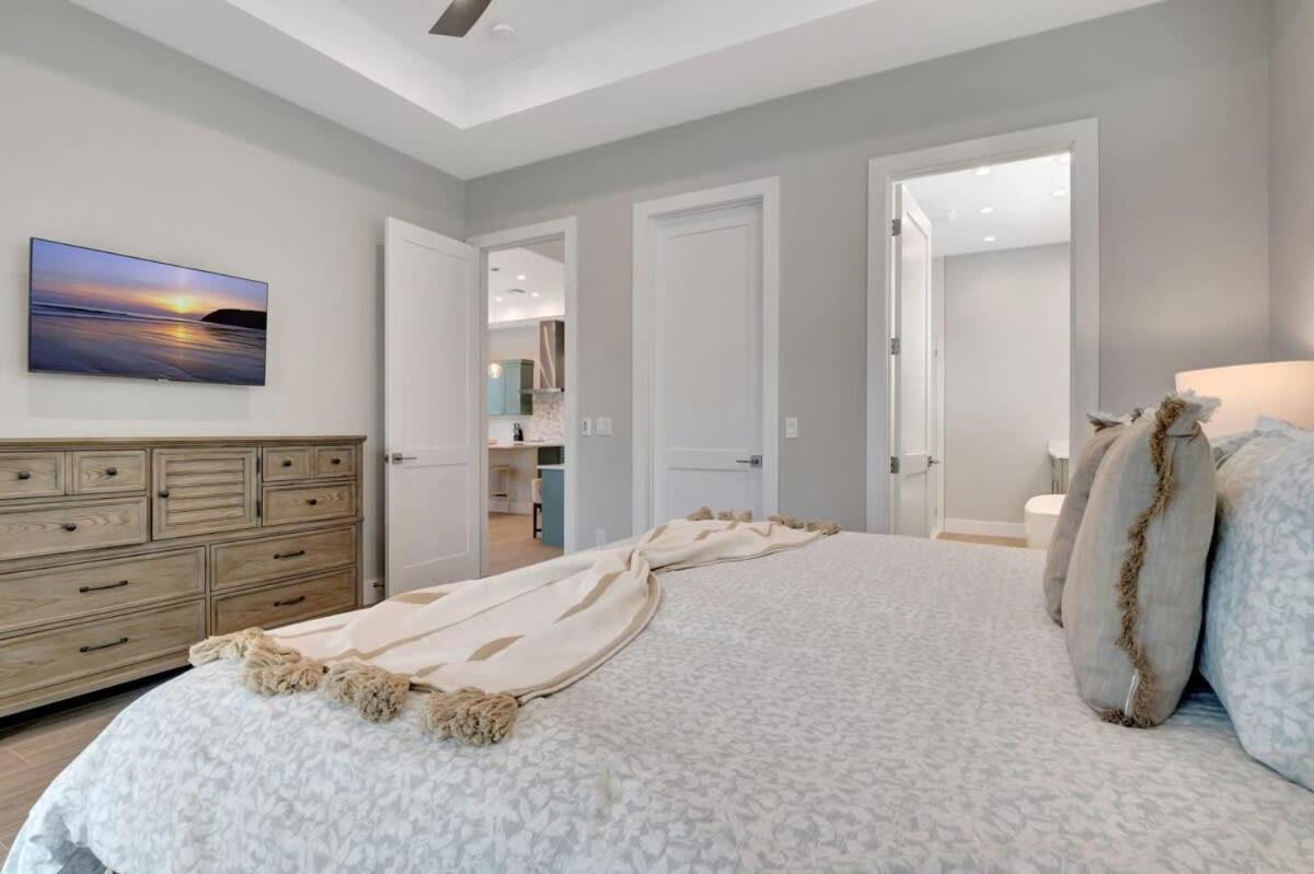 Timeless Sophistication Discover Coastal Chic Living Holiday home Naples