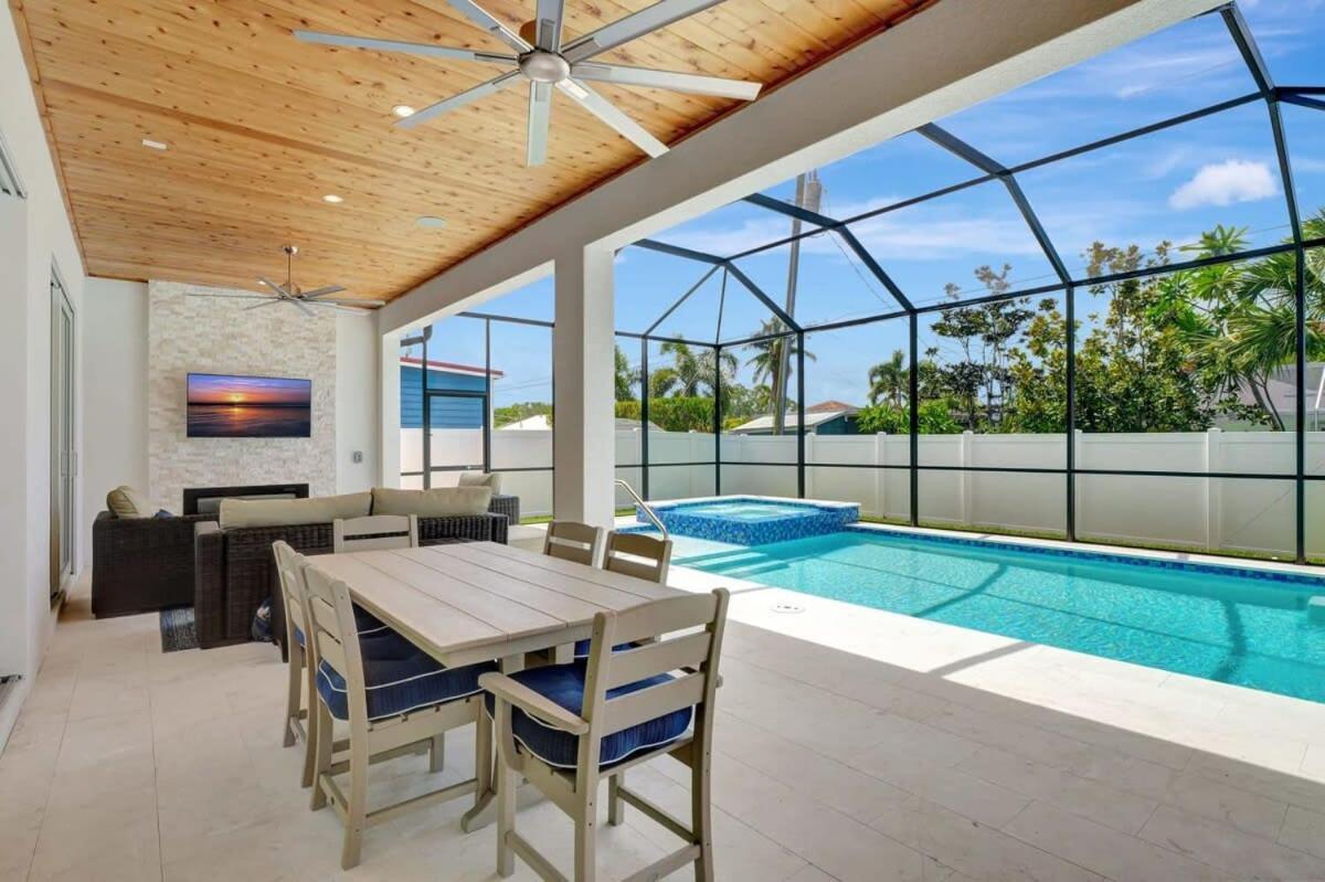 Timeless Sophistication Discover Coastal Chic Living Holiday home Naples