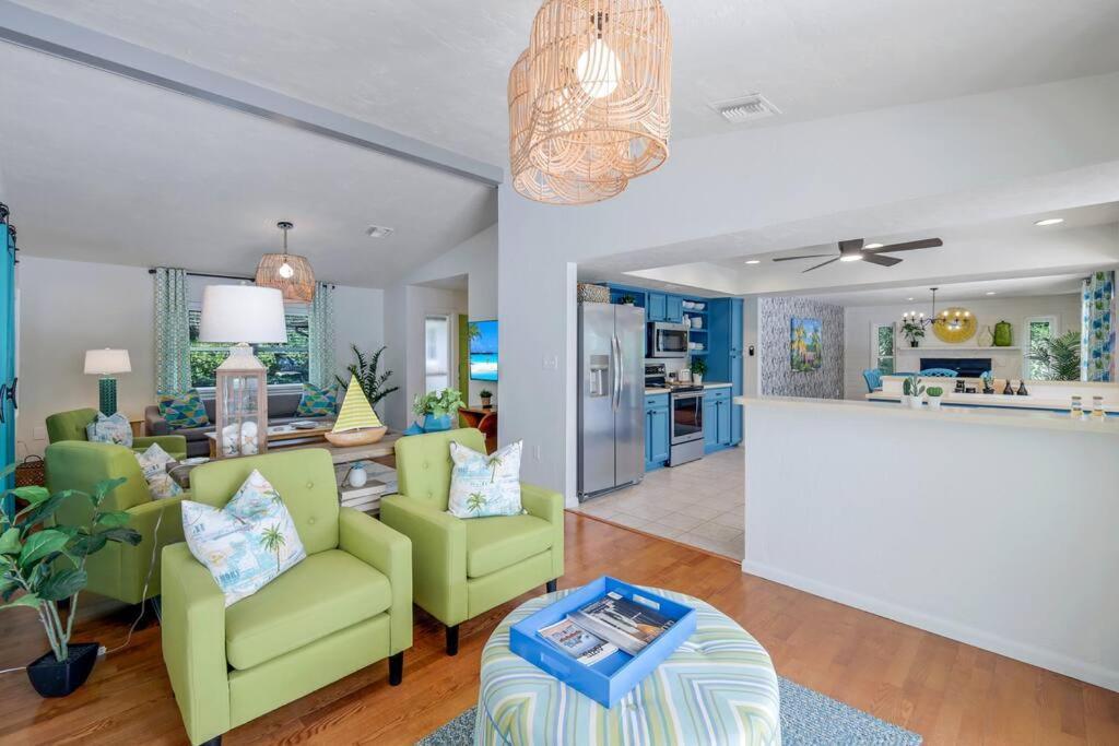 Holiday home Serenity In Paradise! Heated Pool 10 Min To Beach!