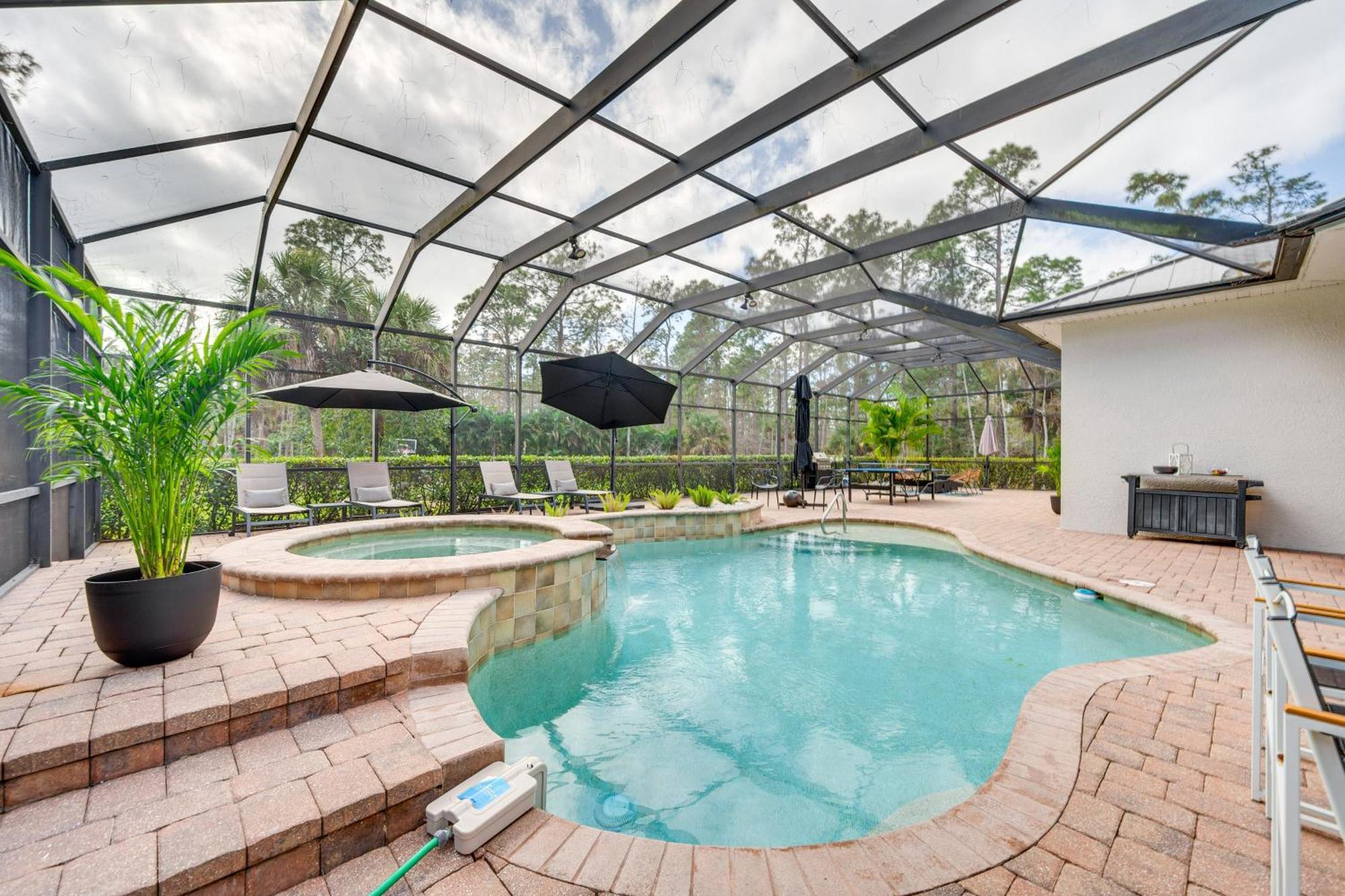 Holiday home Luxury House With Private Acreage - Near Golfing! Naples