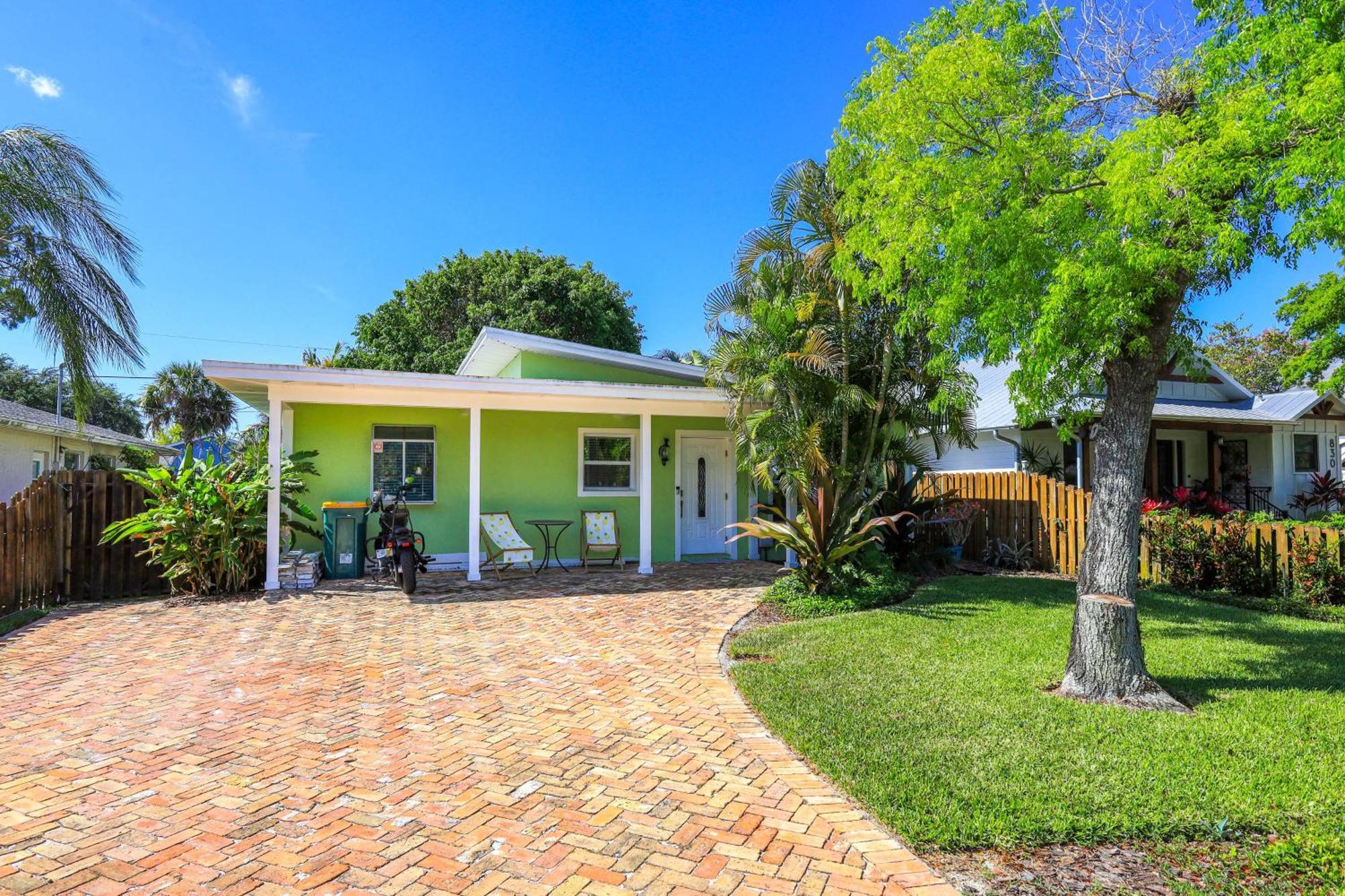 Holiday home Tropical With Yard Near Beaches! Naples