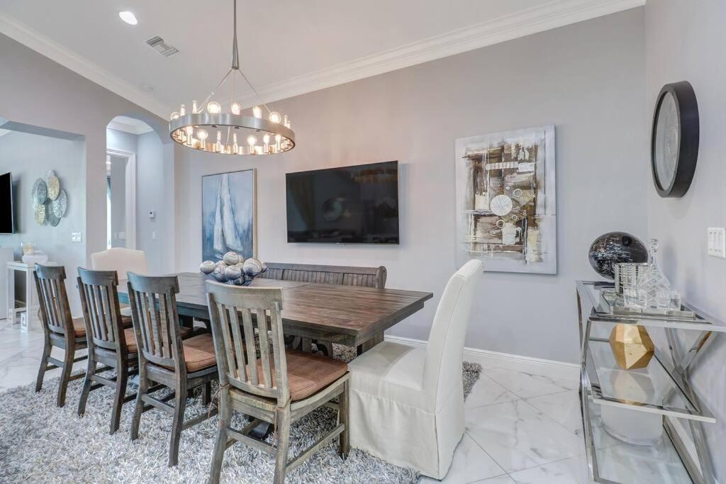 Holiday home Luxe Home! Perfect For The Whole Family *