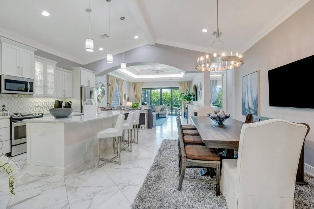 Luxe Home! Perfect For The Whole Family Naples