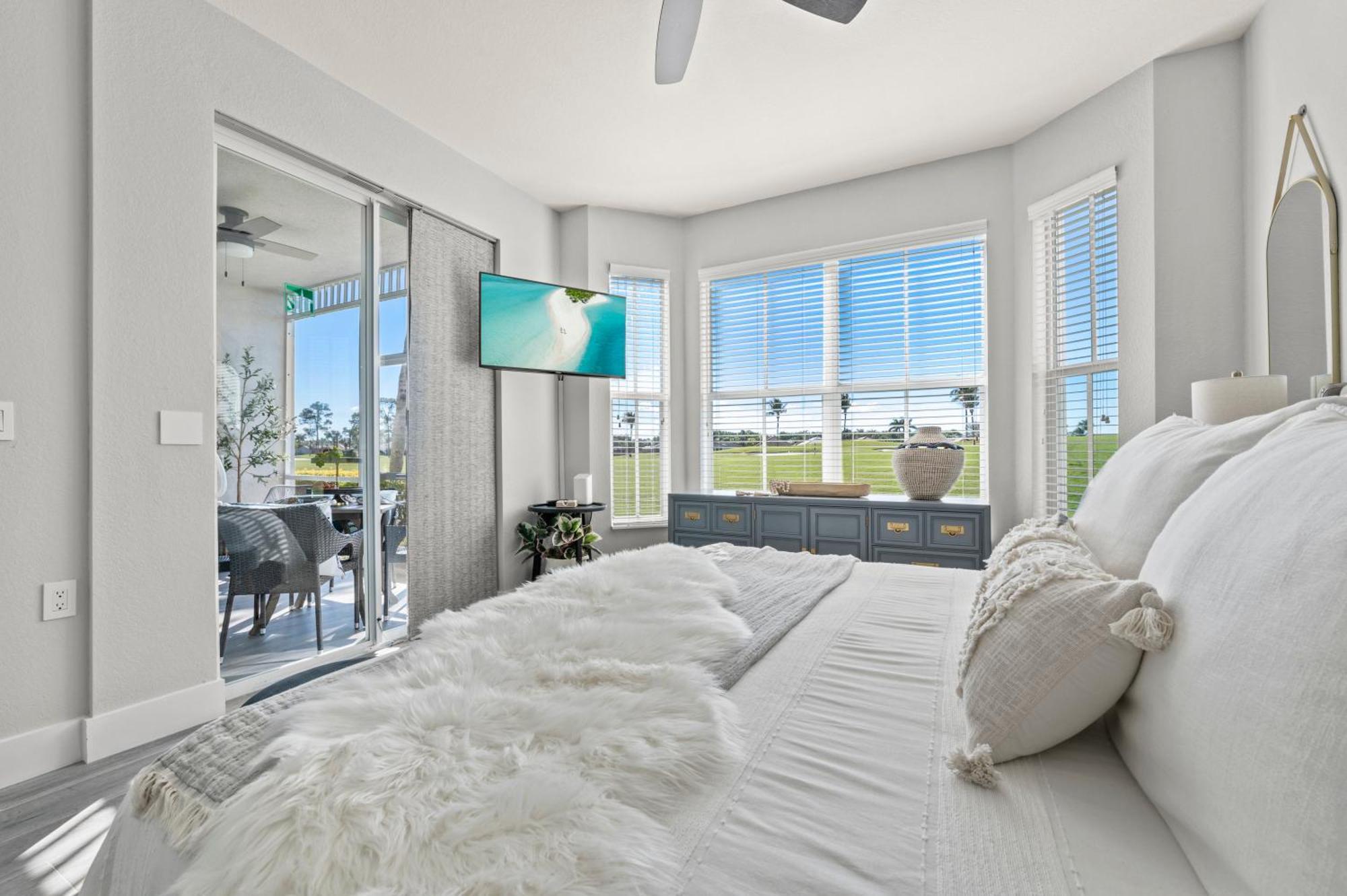 Serene Retreat: Golf-resort Pool-tennis-gym Naples