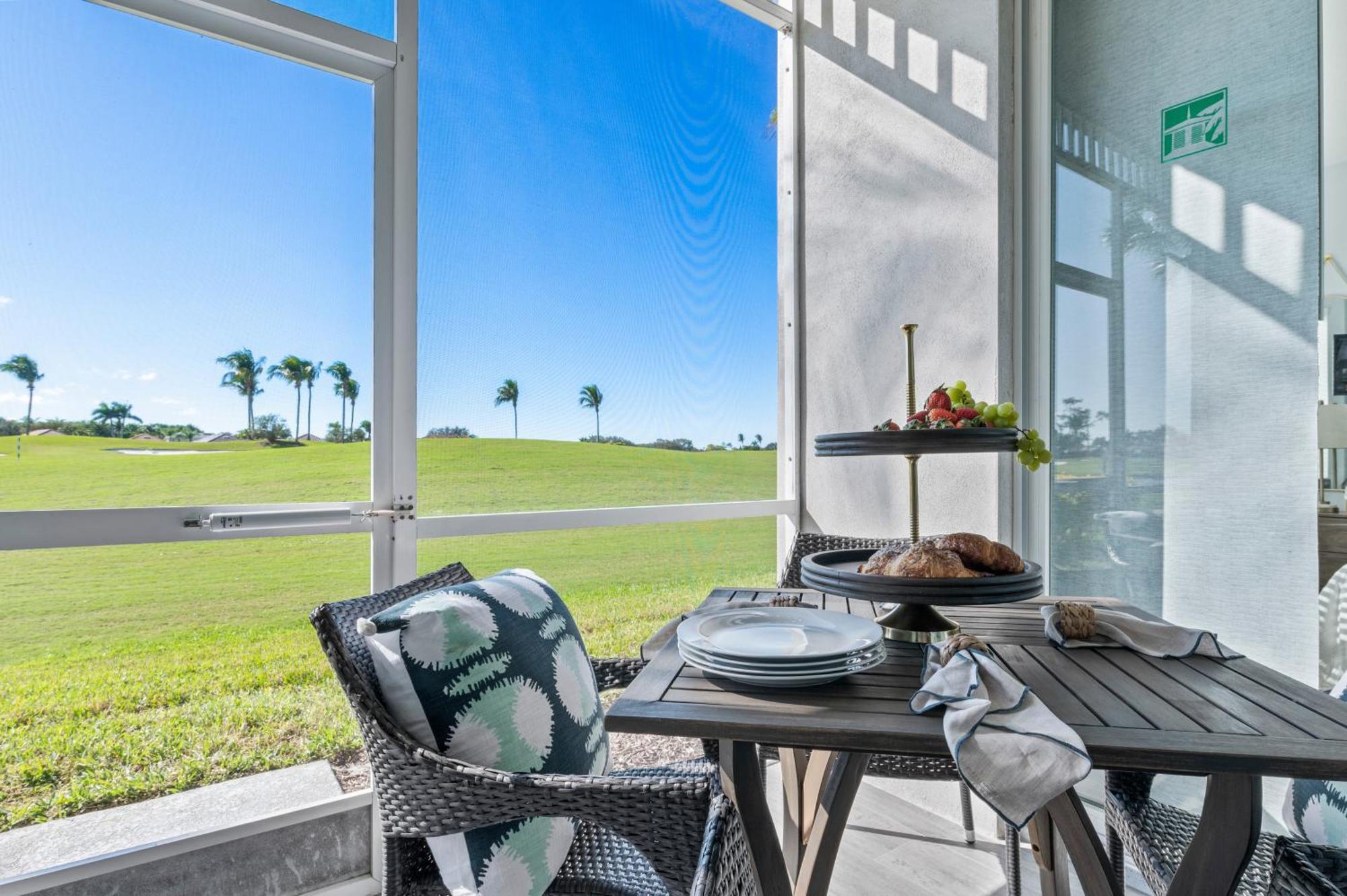 Serene Retreat: Golf-resort Pool-tennis-gym Apartment *