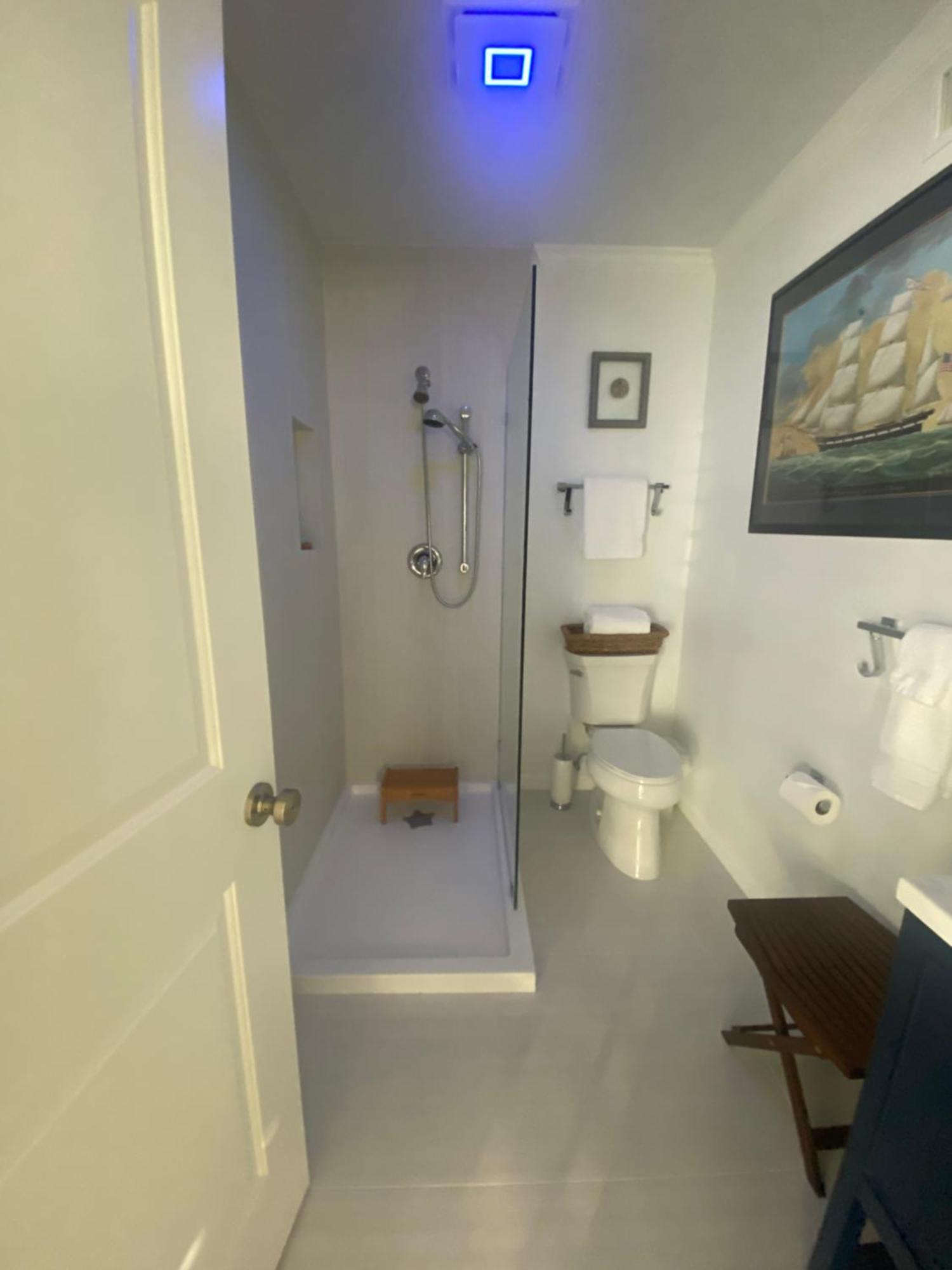 Closest To Vanderbilt Beach, New Remodel, Well Appointed, Bbq, Yard, Very Private Many Extras!