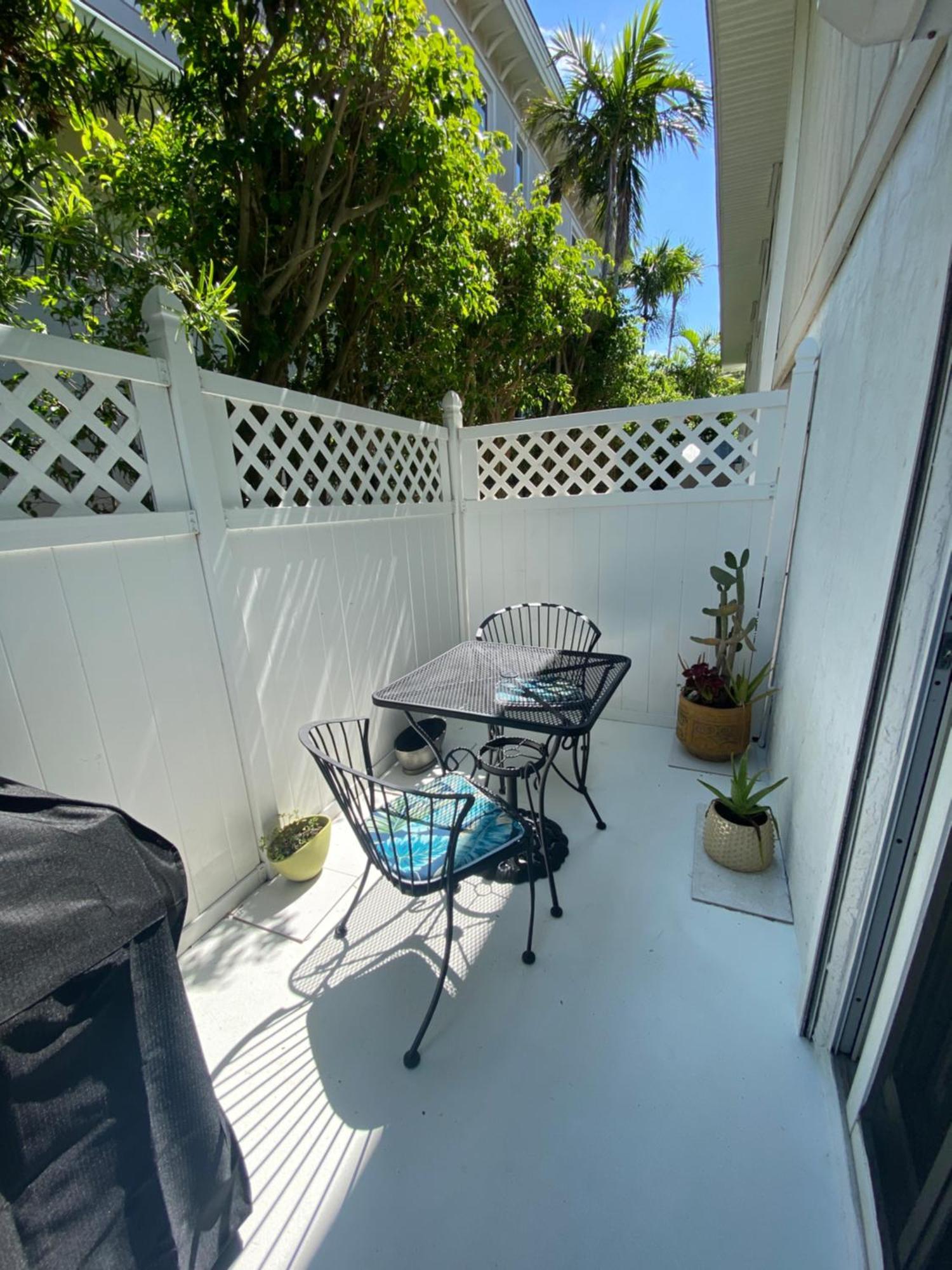 Closest To Vanderbilt Beach, New Remodel, Well Appointed, Bbq, Yard, Very Private Many Extras!