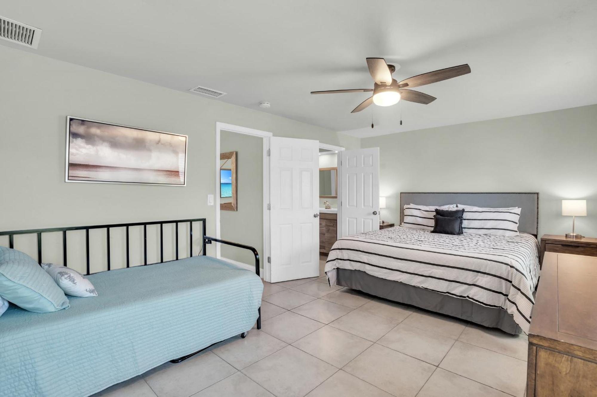 Single Family Pool - Kayak The Gordon River & Be Close To The Beach!