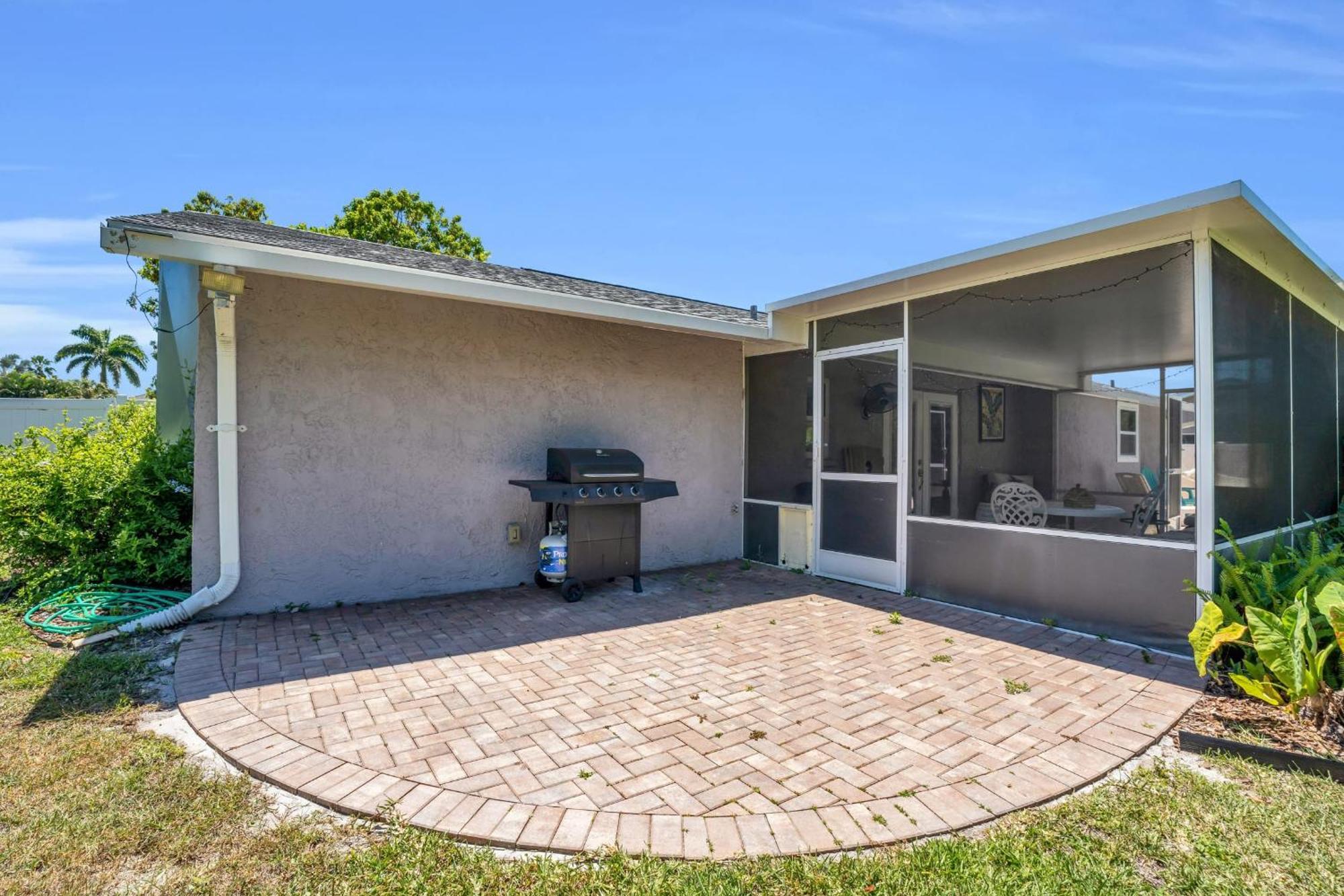 Holiday home Single Family Pool - Kayak The Gordon River & Be Close To The Beach!