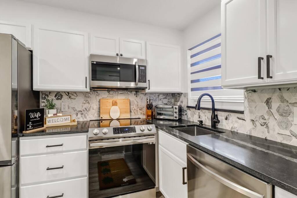Sweet Vacation In Prime Location Apartment