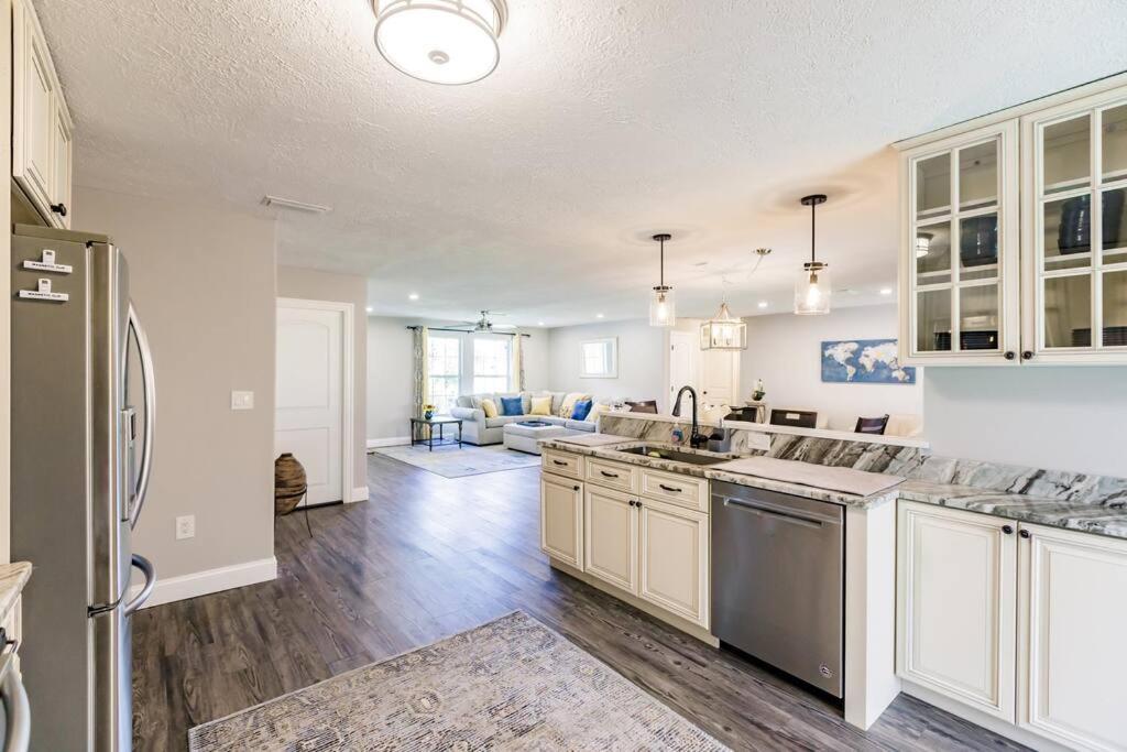 Renovated With Seasonally Heated Pool *