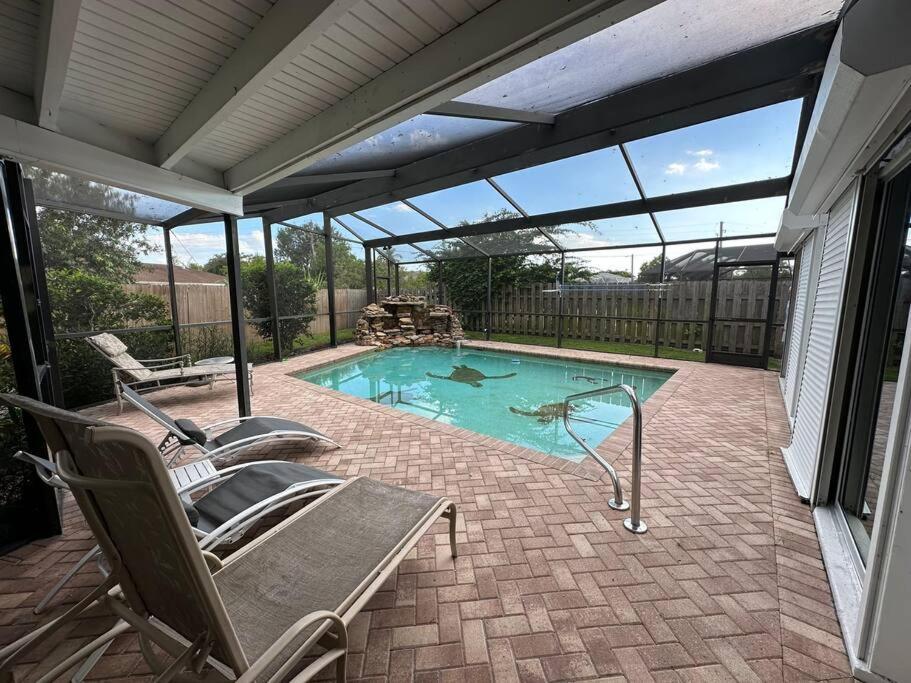 Renovated With Seasonally Heated Pool *