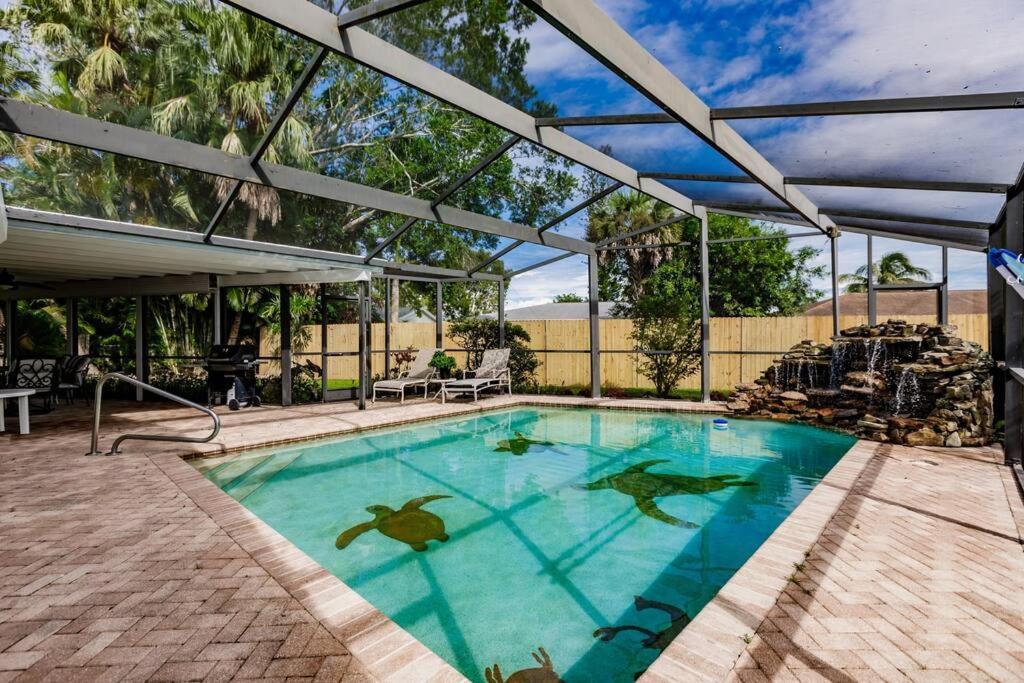 Renovated With Seasonally Heated Pool Naples