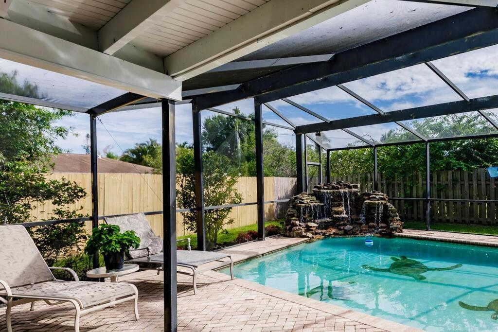 Renovated With Seasonally Heated Pool Holiday home