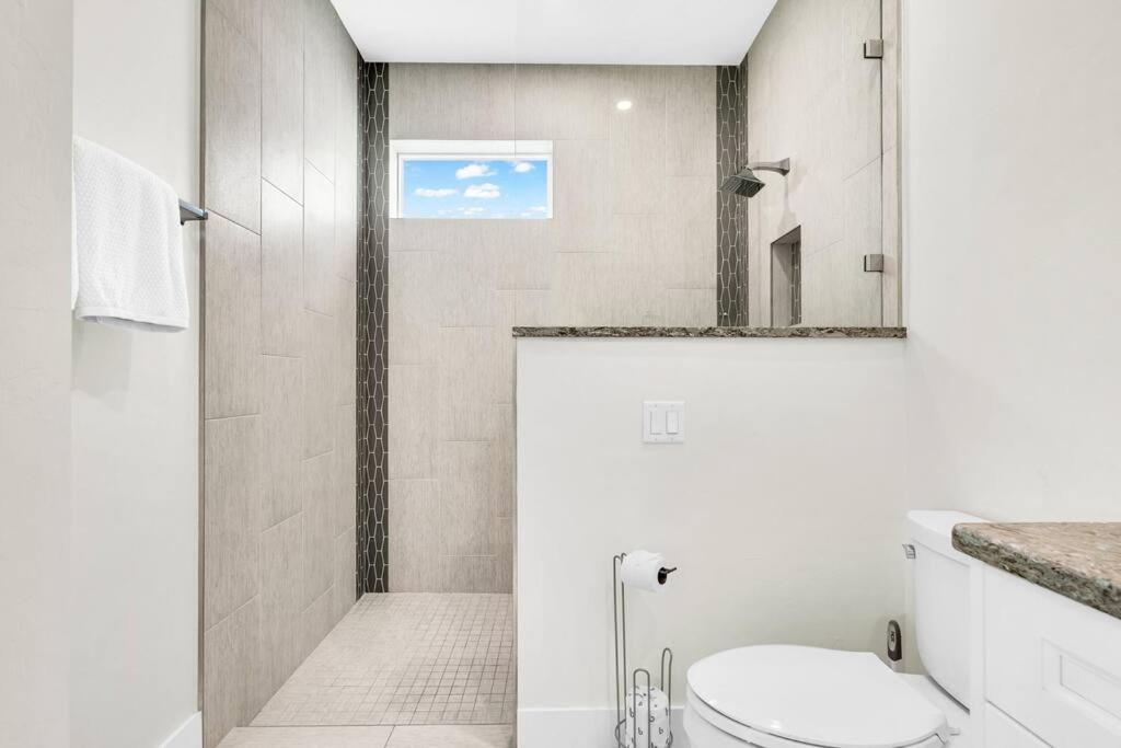 Close2beach, Sleeps 11, Pool, Firepit, Bikes, Patio * Naples